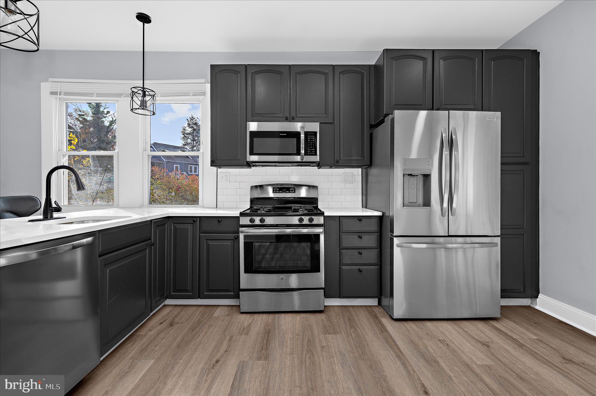 LAKE WALKER - Residential