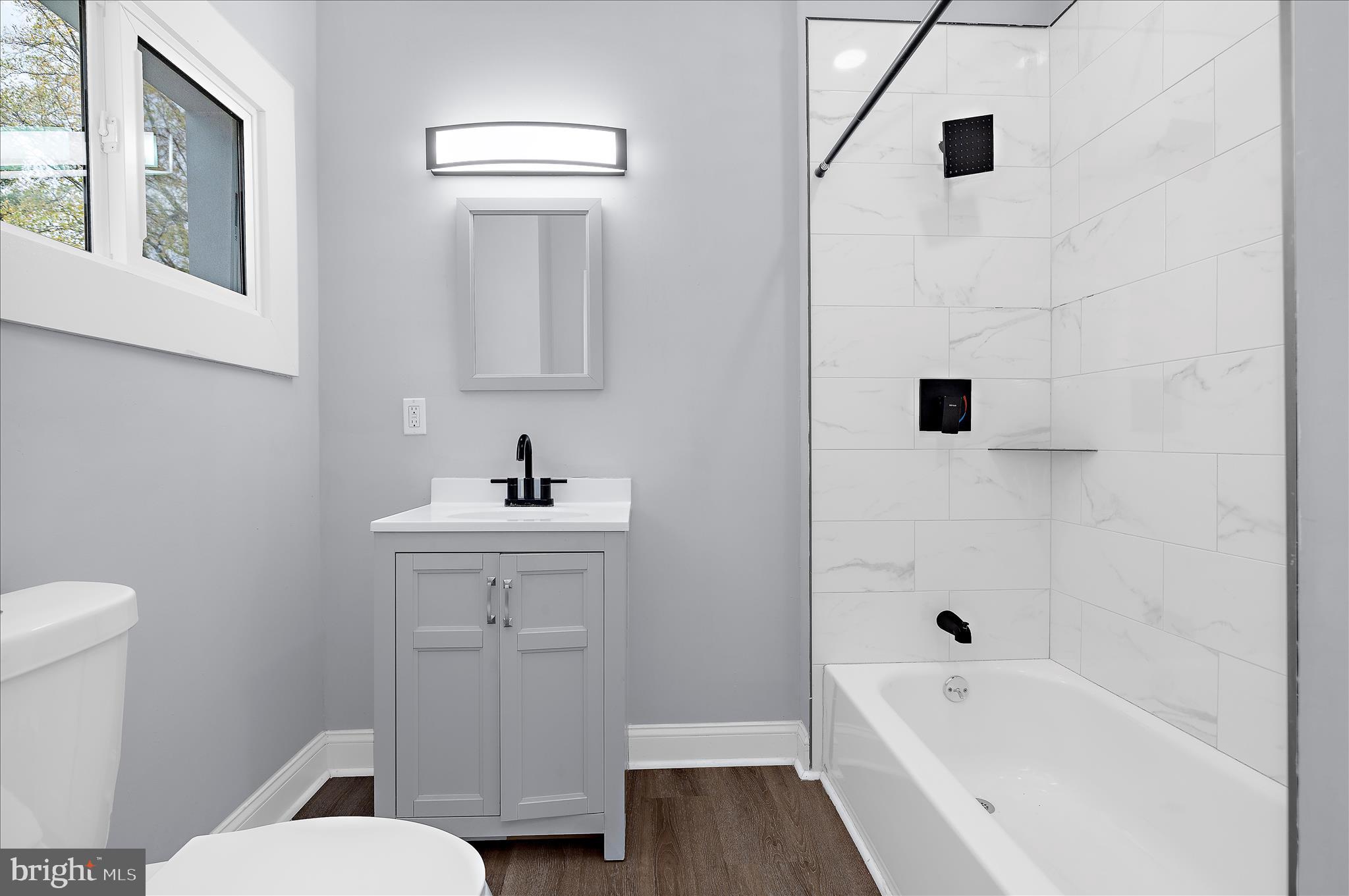 LAKE WALKER - Residential