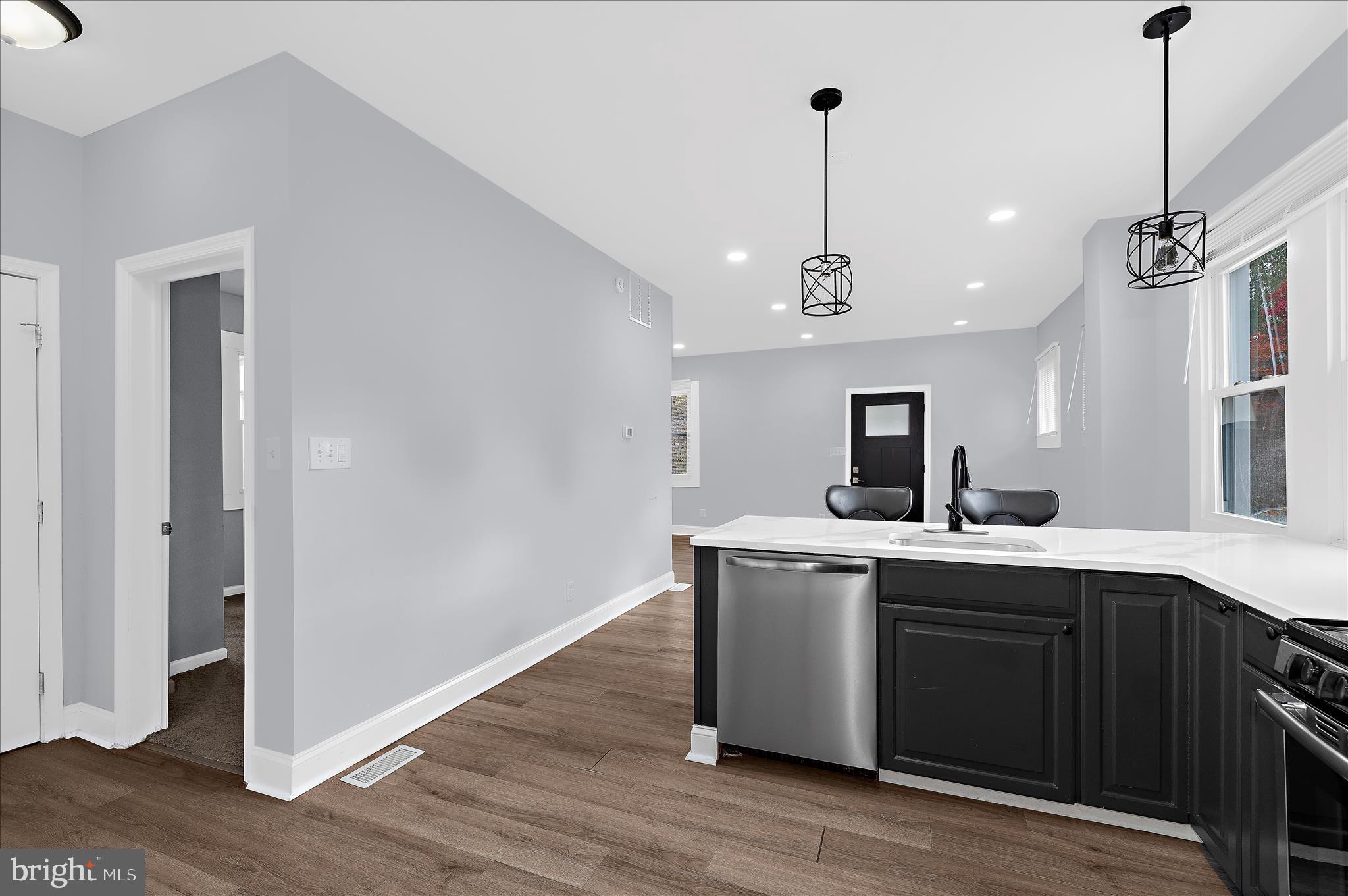 LAKE WALKER - Residential