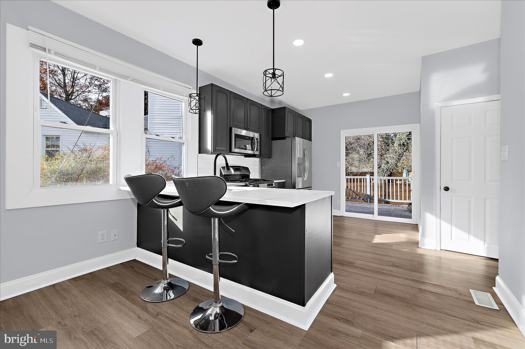 LAKE WALKER - Residential