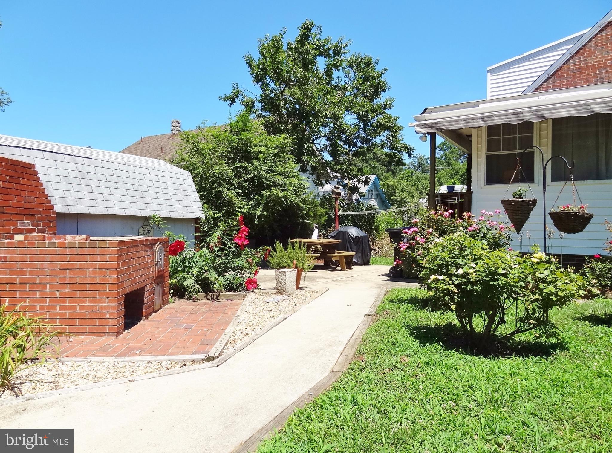 BRENTWOOD-CZARRAS ADDN - Residential