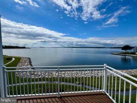 Townhouse For Sale - 1007 Oyster Cove Drive<br/> GRASONVILLE, MD 21638
