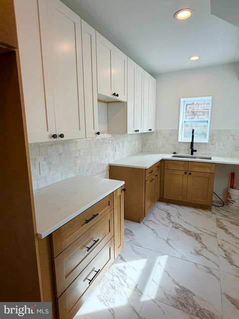 821 S CURLEY STREET BALTIMORE MD 21224