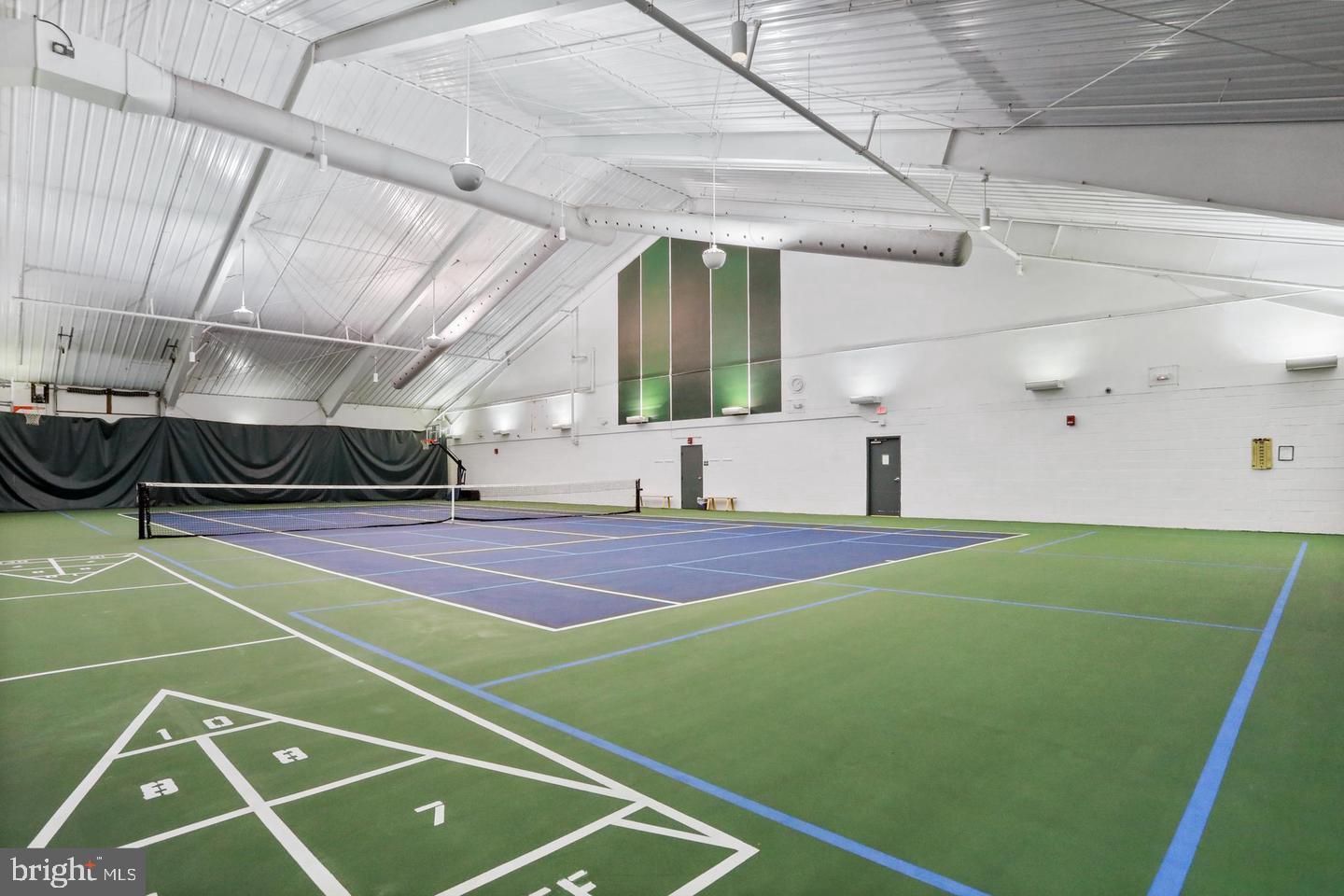 THE WOODS RESORT - Land