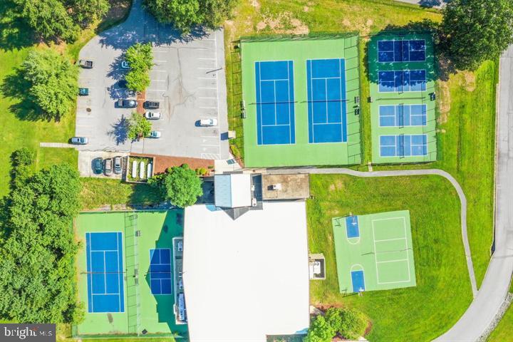 THE WOODS RESORT - Land