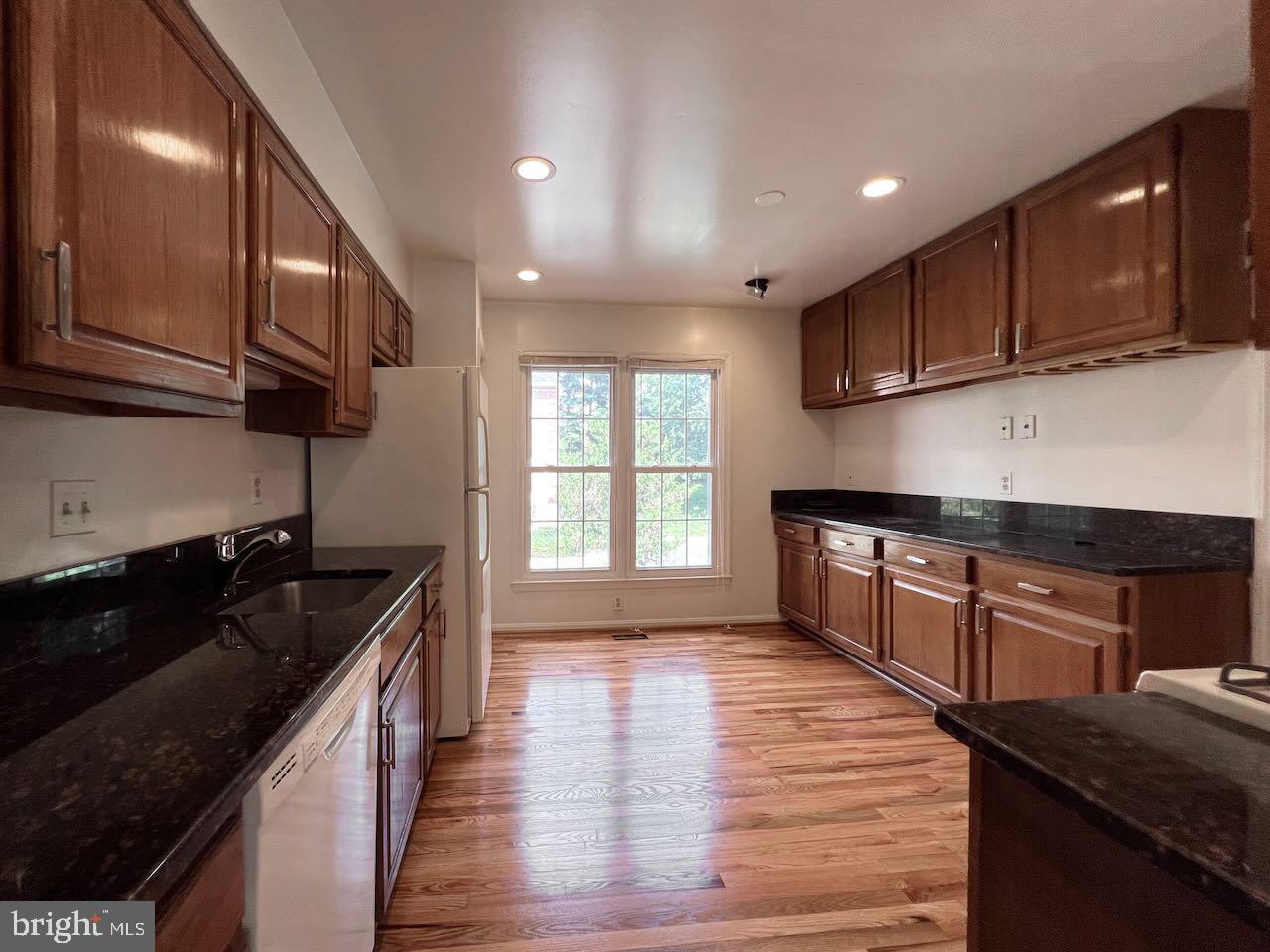 WILDWOOD HILLS - Residential Lease