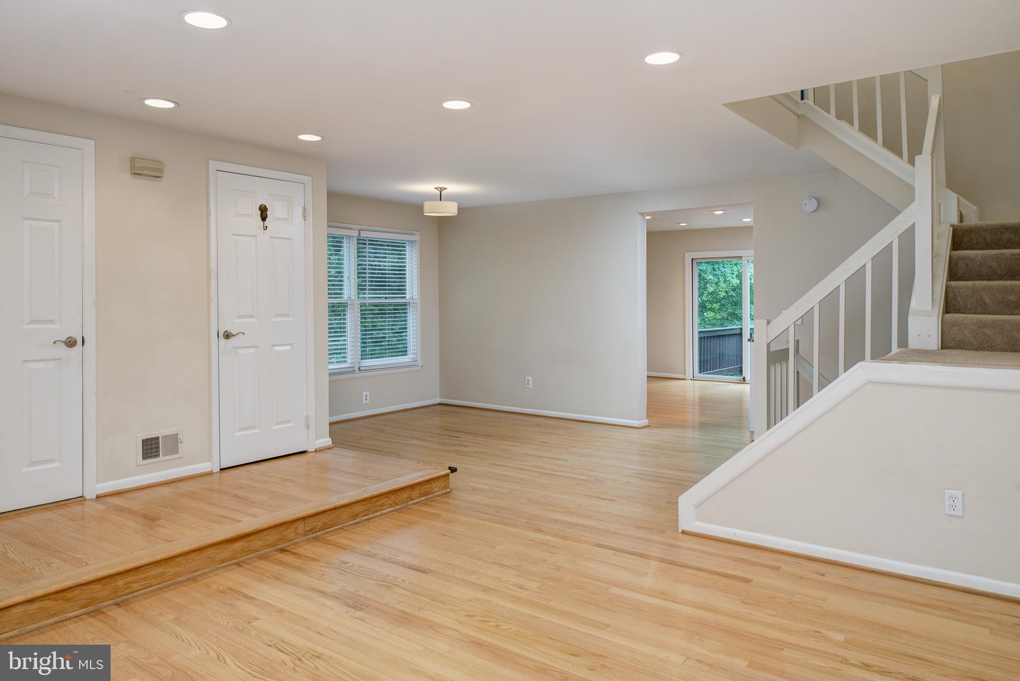 RESTON - Residential