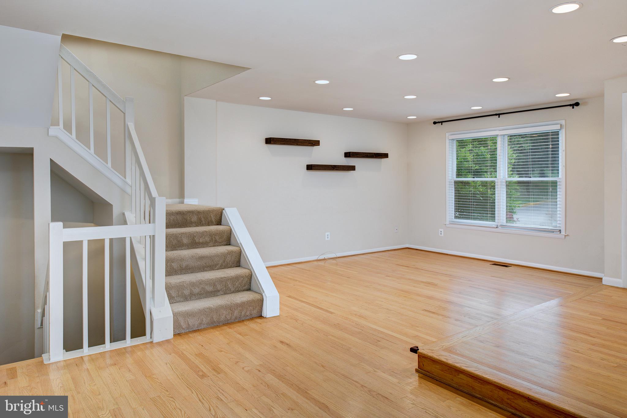 RESTON - Residential