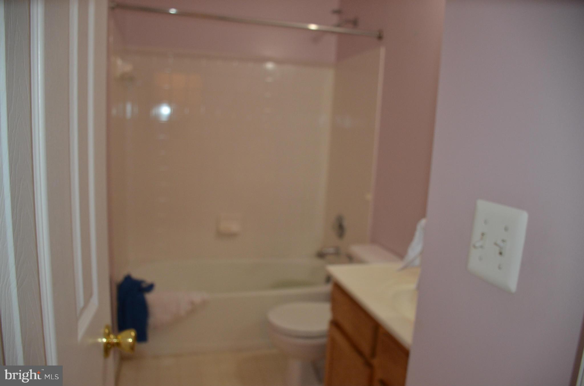 FAIR LAKES COURT - Residential Lease