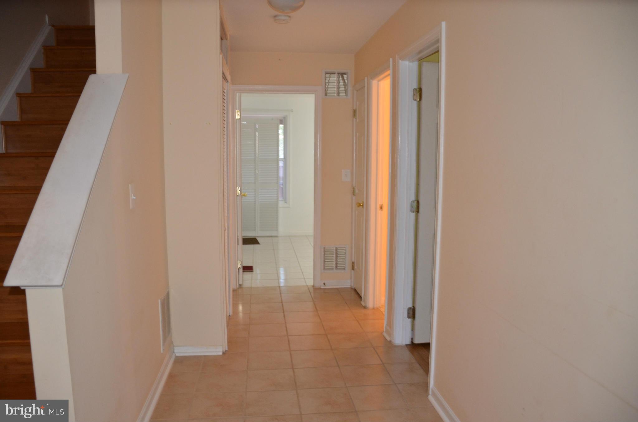 FAIR LAKES COURT - Residential Lease