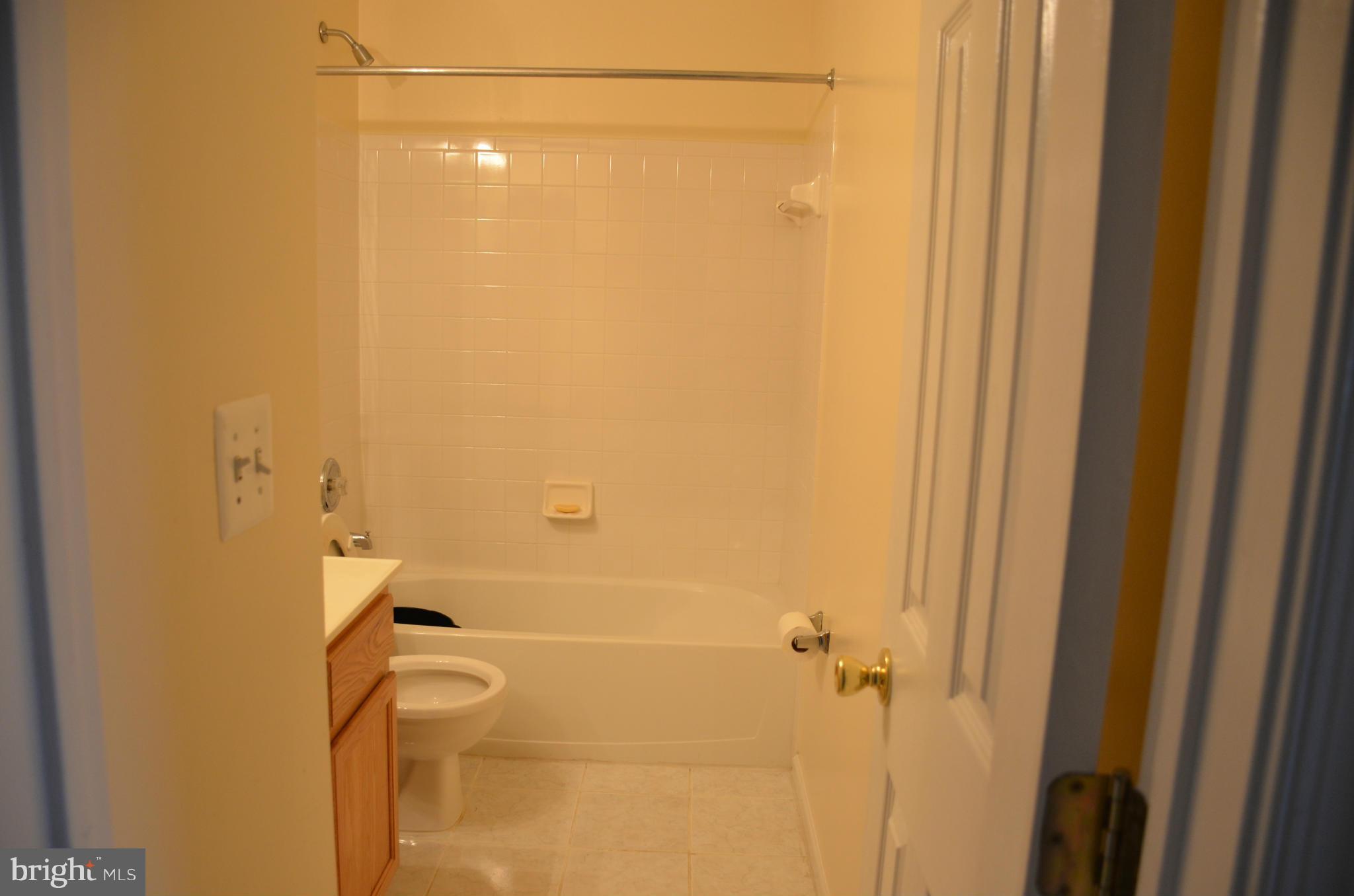 FAIR LAKES COURT - Residential Lease