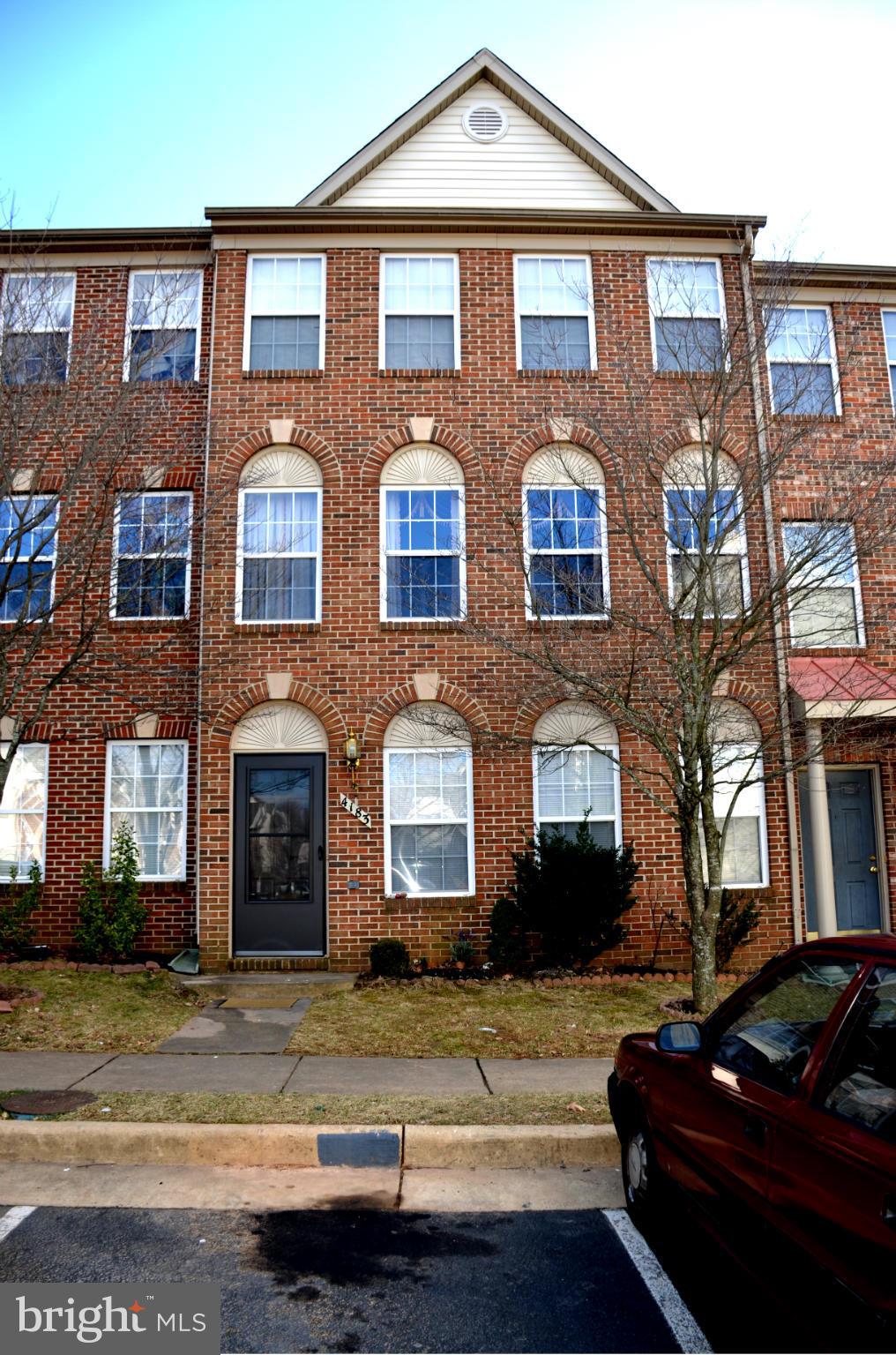 FAIR LAKES COURT - Residential Lease