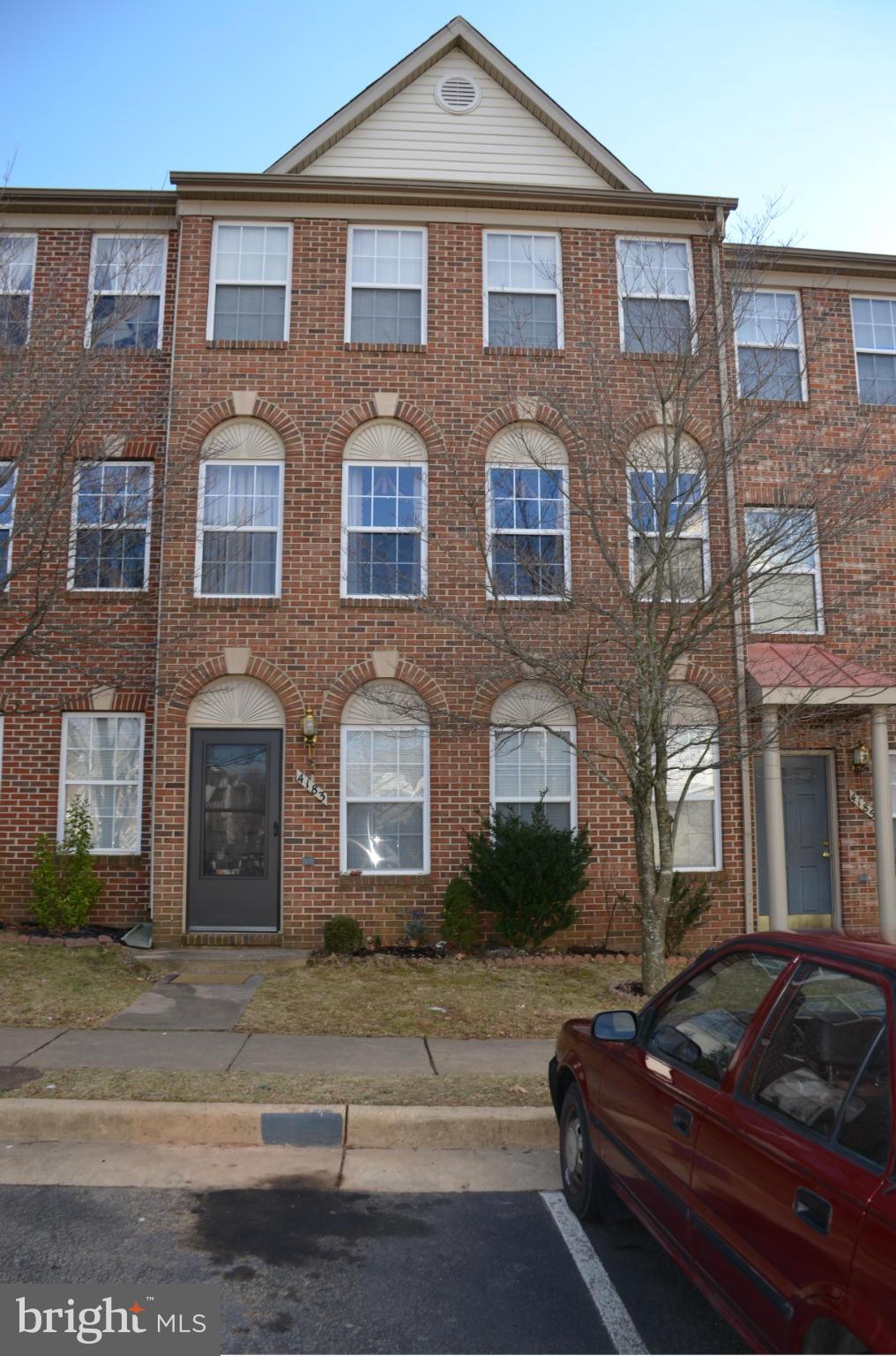 FAIR LAKES COURT - Residential Lease