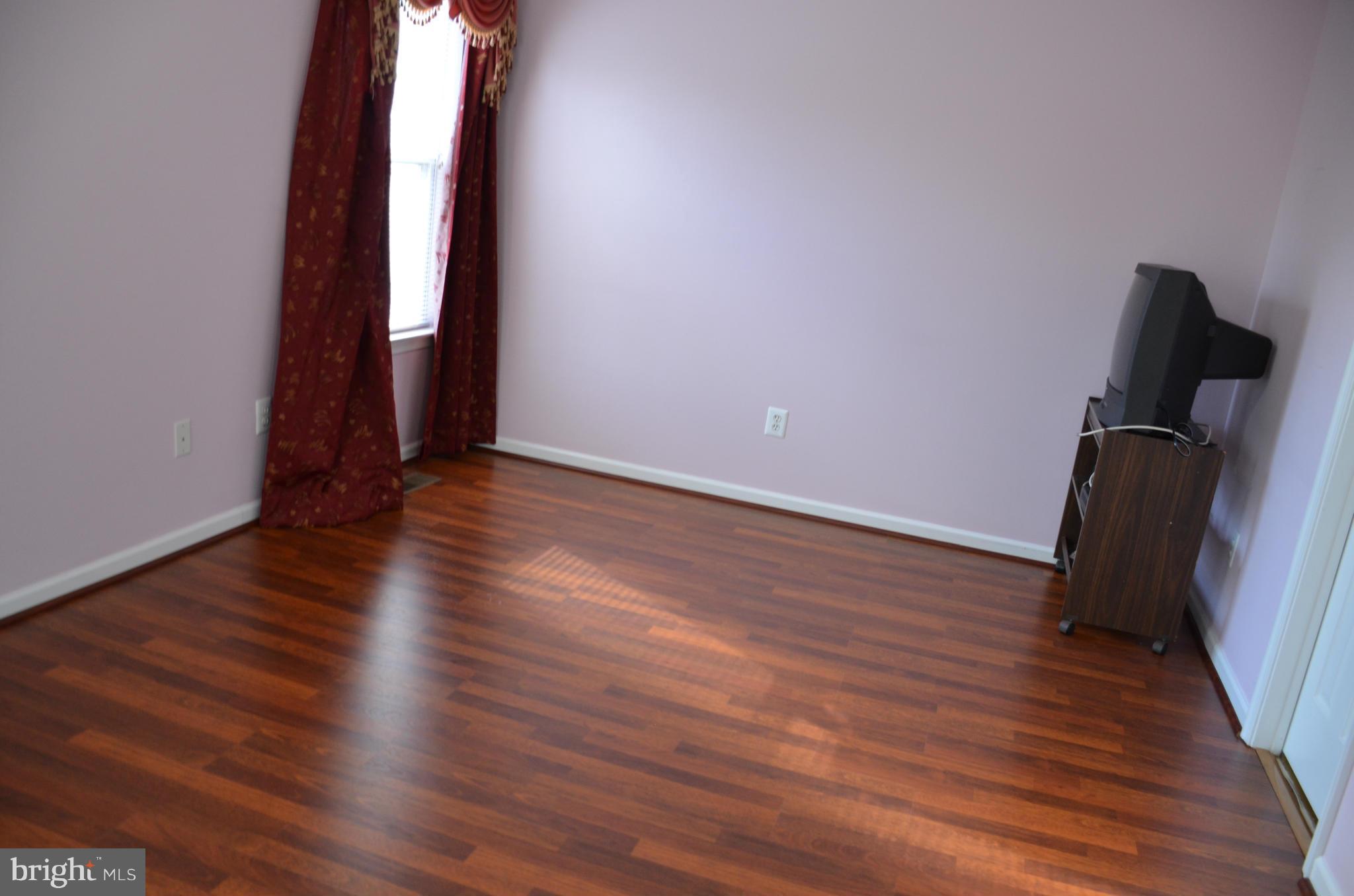 FAIR LAKES COURT - Residential Lease