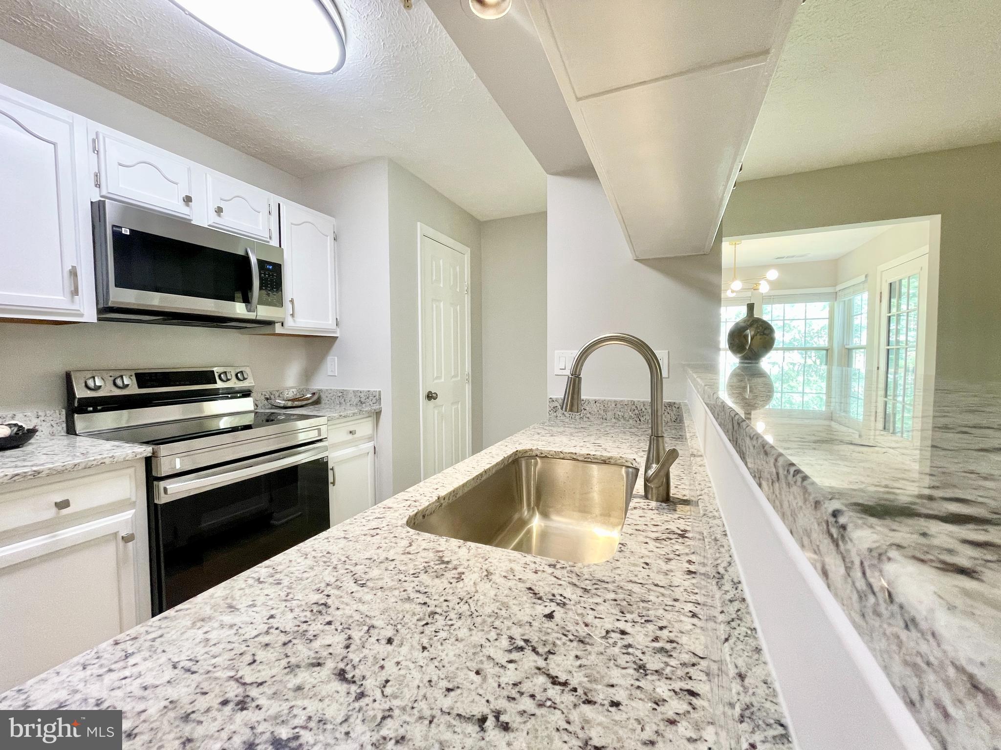 SENECA KNOLLS CODM - Residential Lease