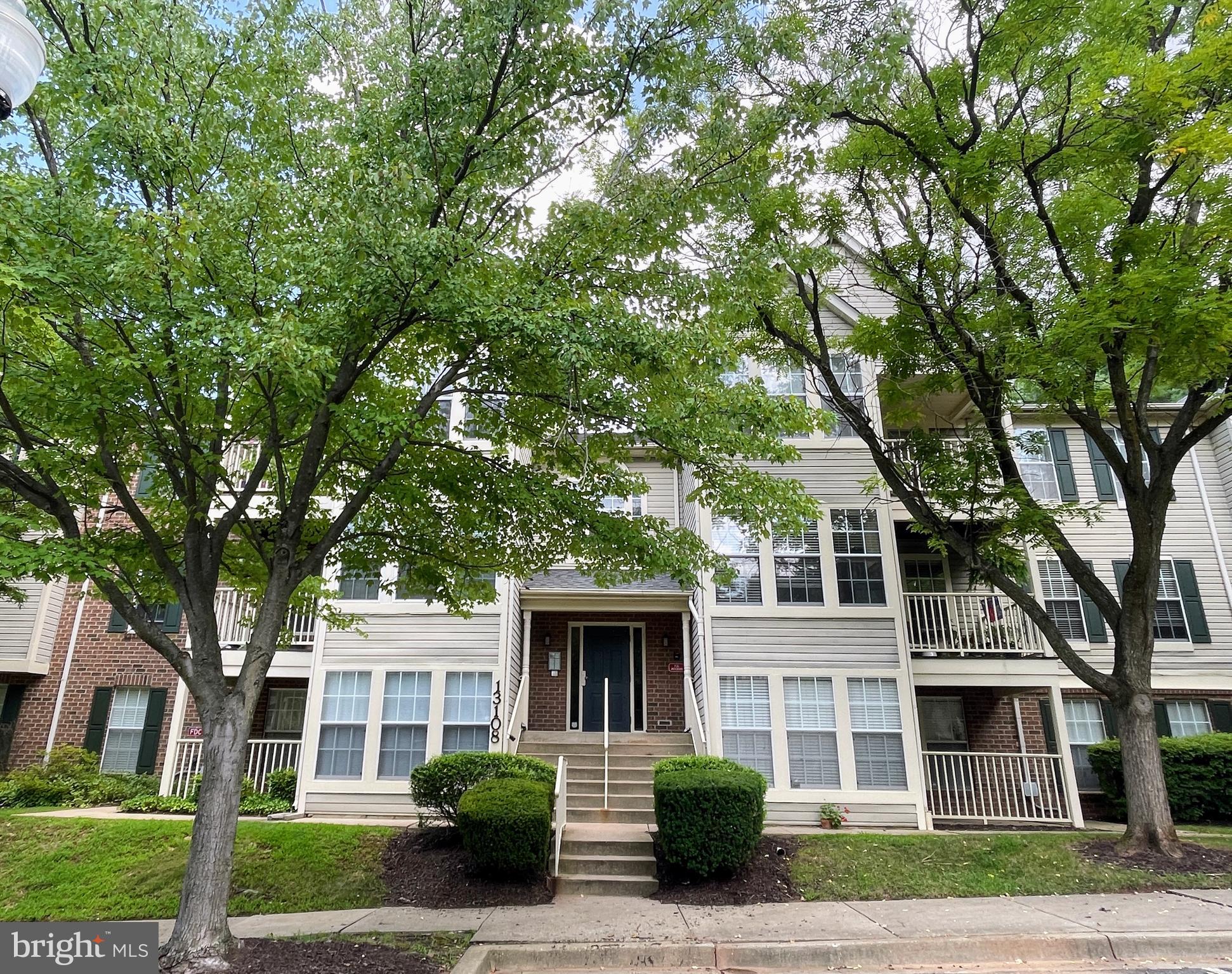 SENECA KNOLLS CODM - Residential Lease