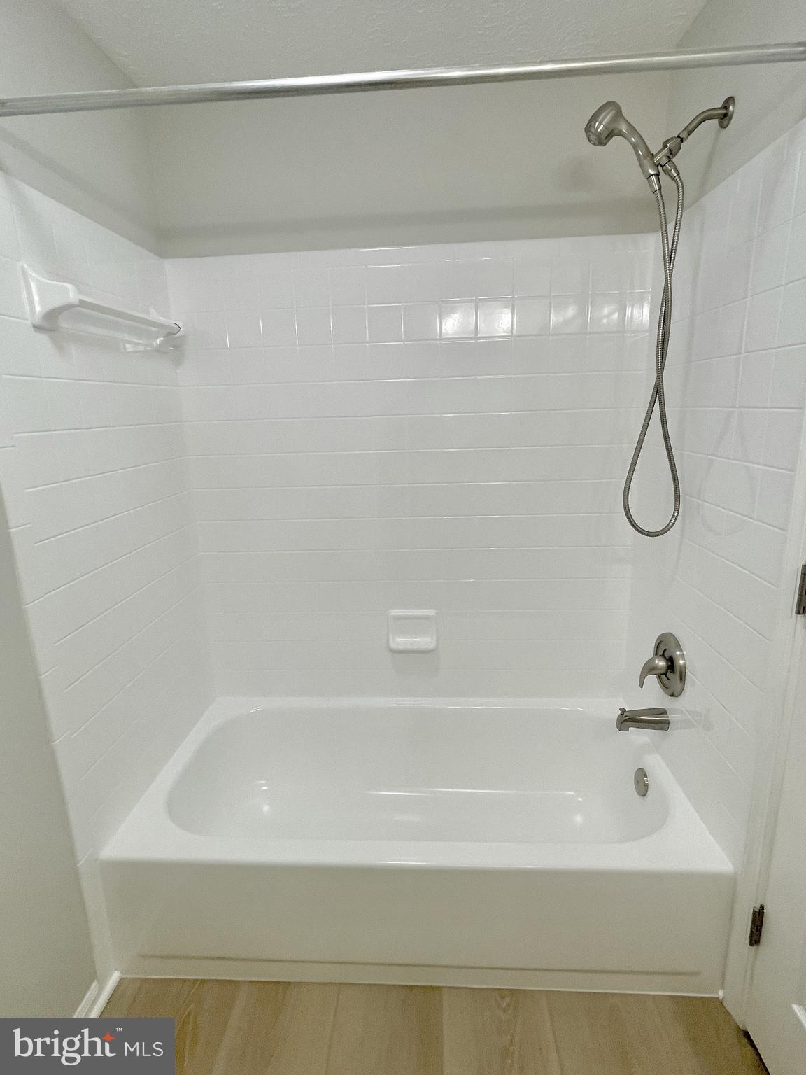 SENECA KNOLLS CODM - Residential Lease