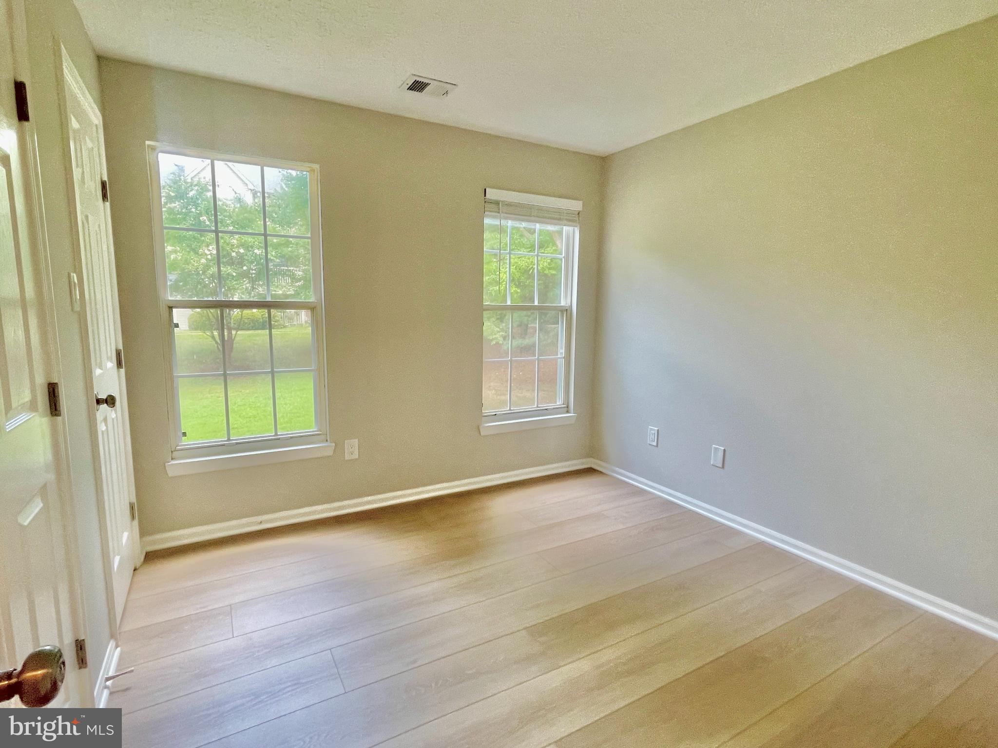 SENECA KNOLLS CODM - Residential Lease