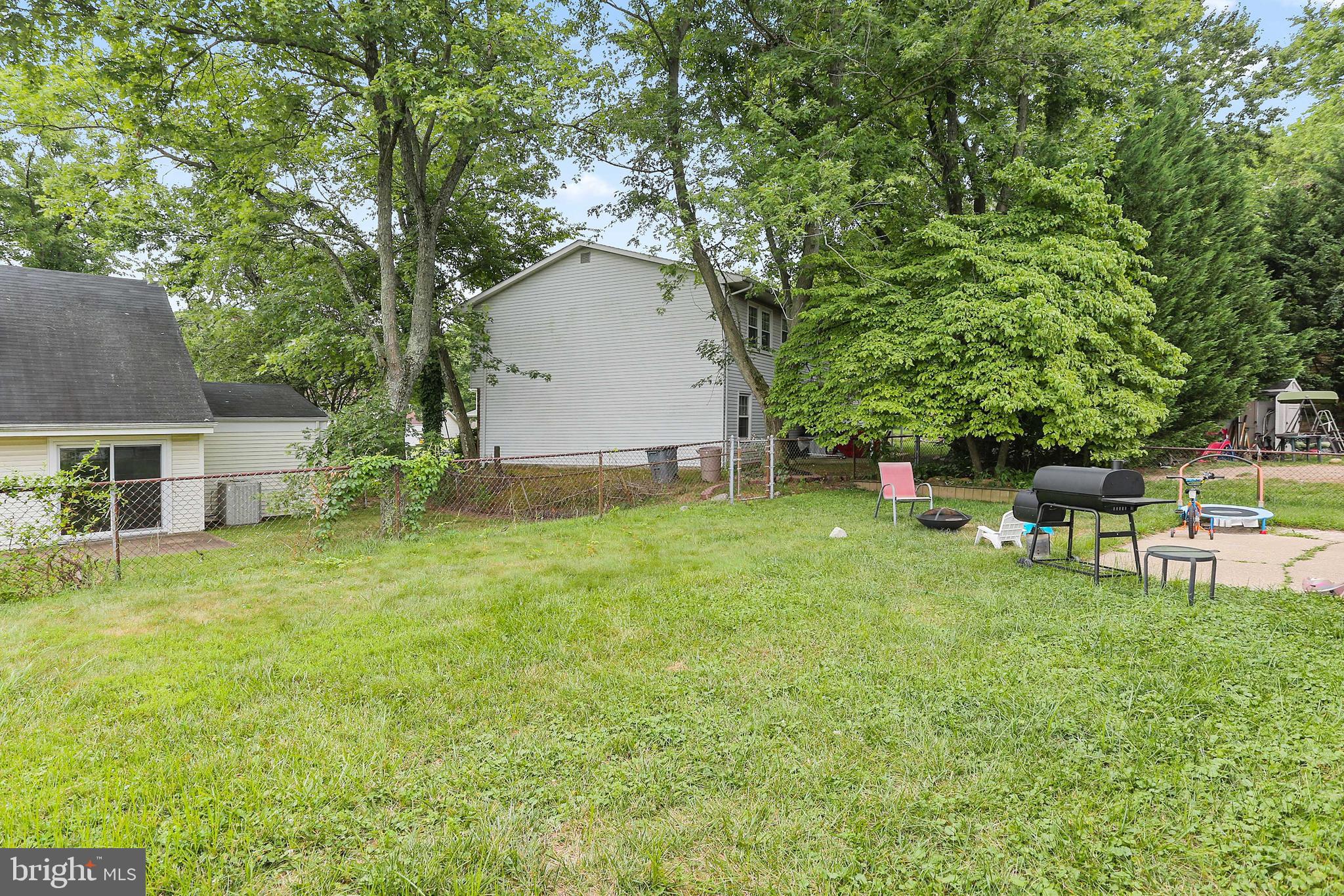 THE PROVINCES - Residential Lease