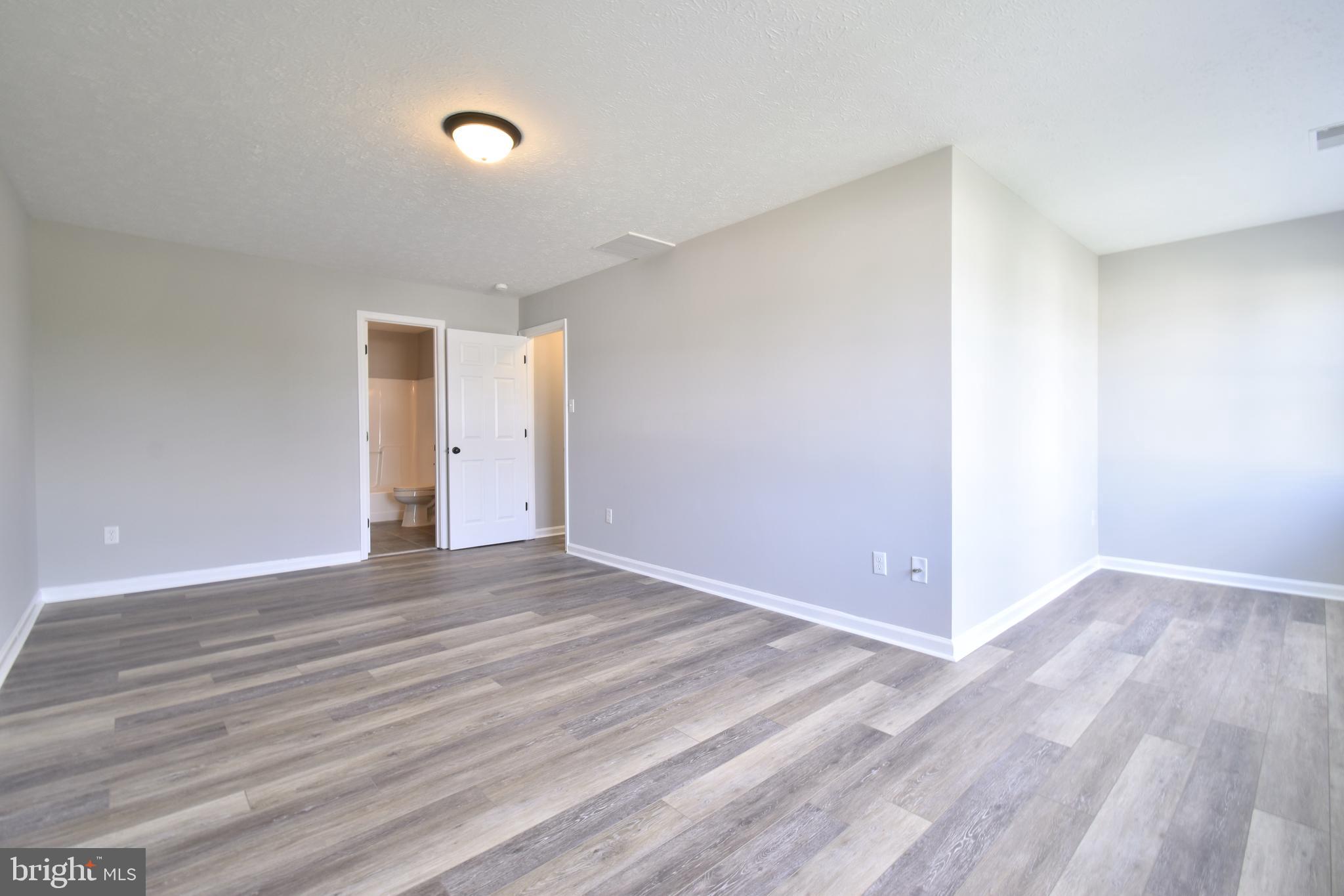 ALBIN VILLAGE - Residential