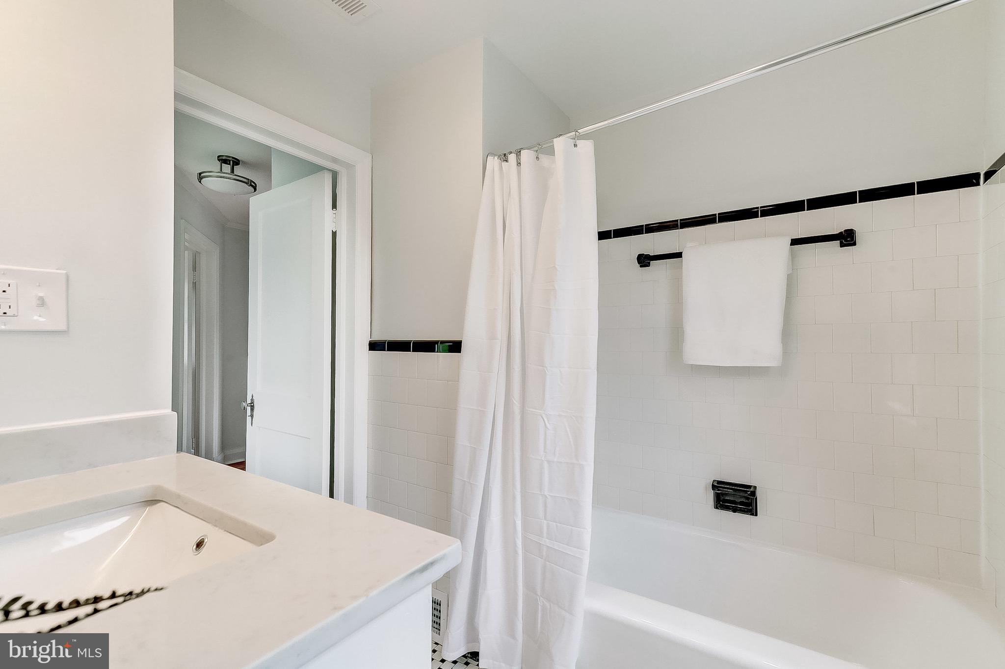 LAURAVILLE HISTORIC DISTRICT - Residential