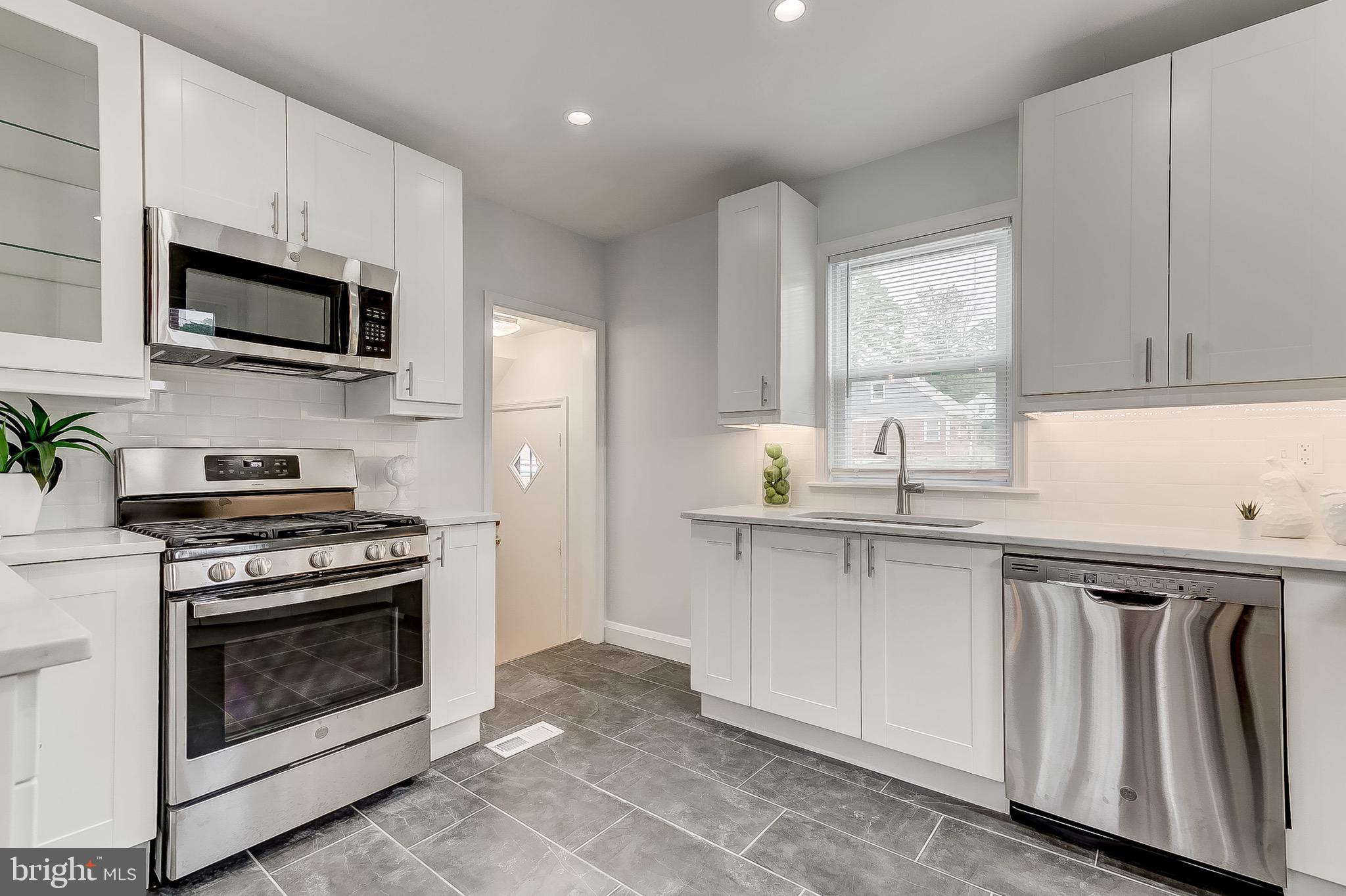 LAURAVILLE HISTORIC DISTRICT - Residential