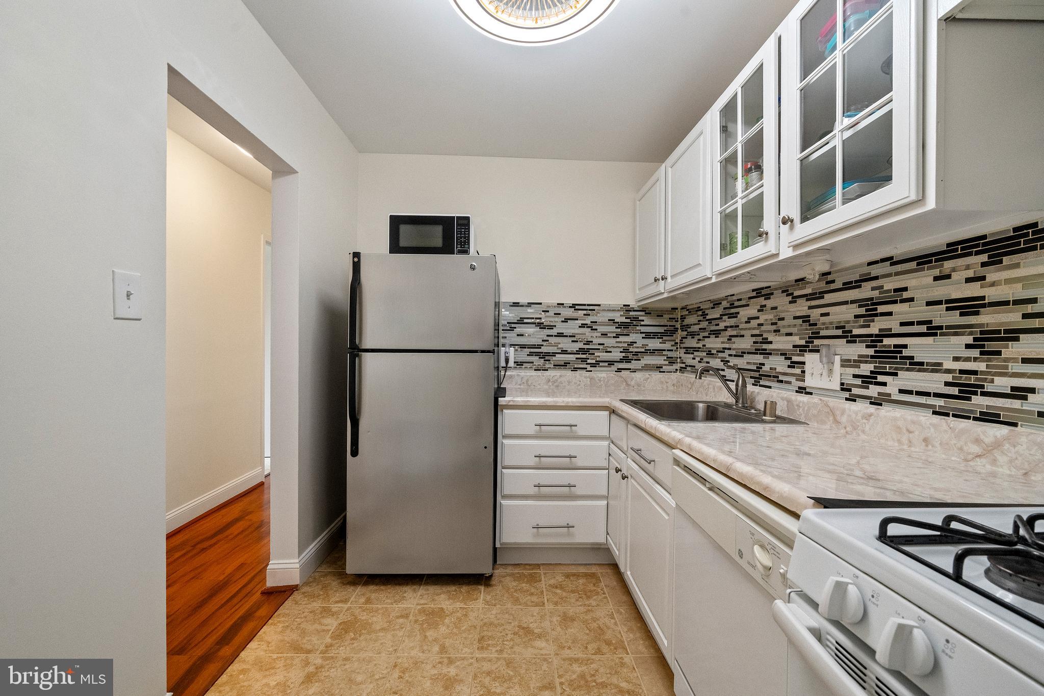 COLCHESTER TOWNE CONDO - Residential