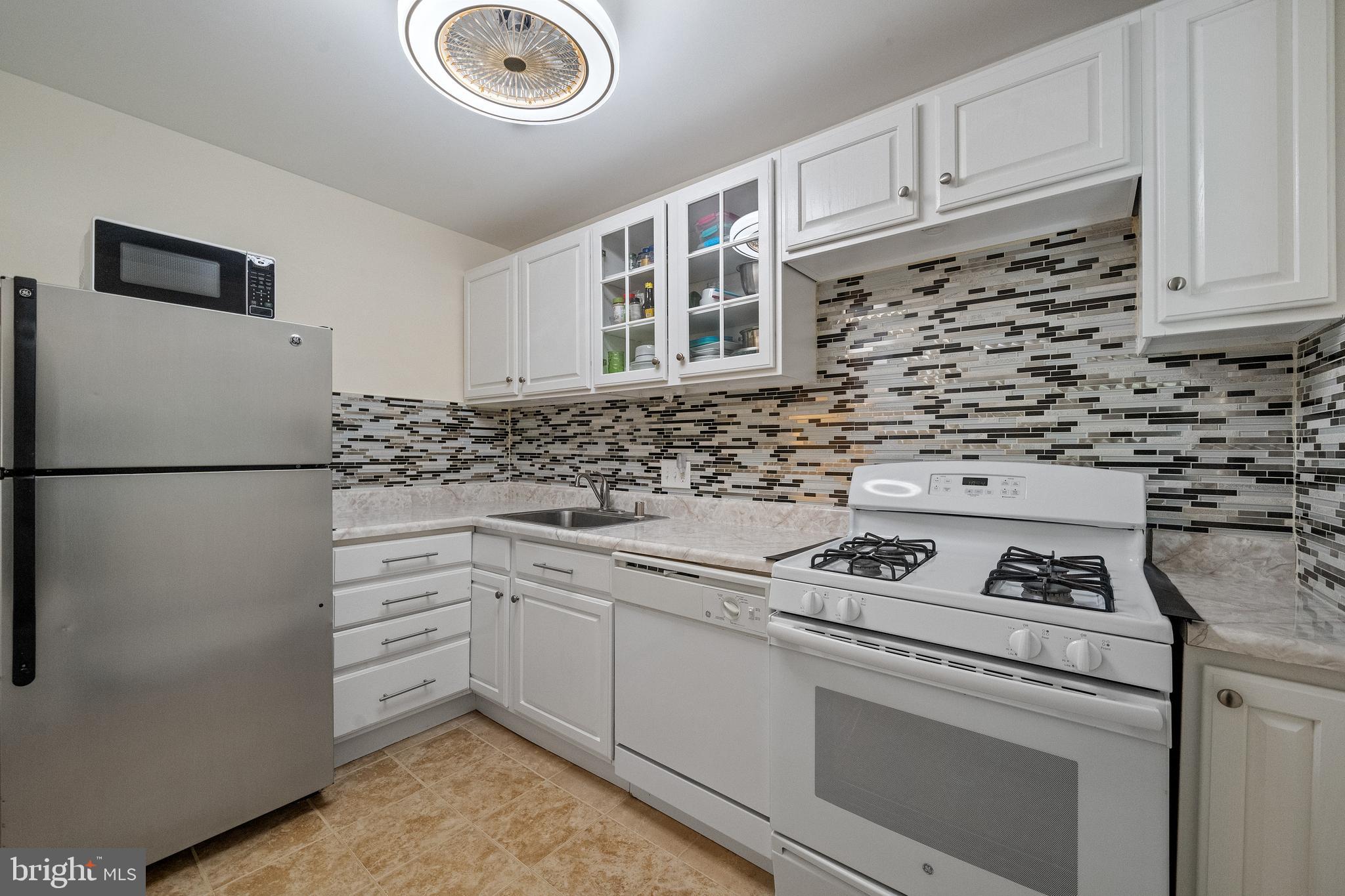 COLCHESTER TOWNE CONDO - Residential