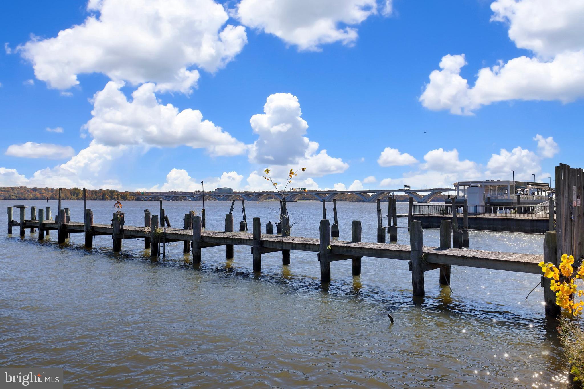 COLCHESTER TOWNE CONDO - Residential