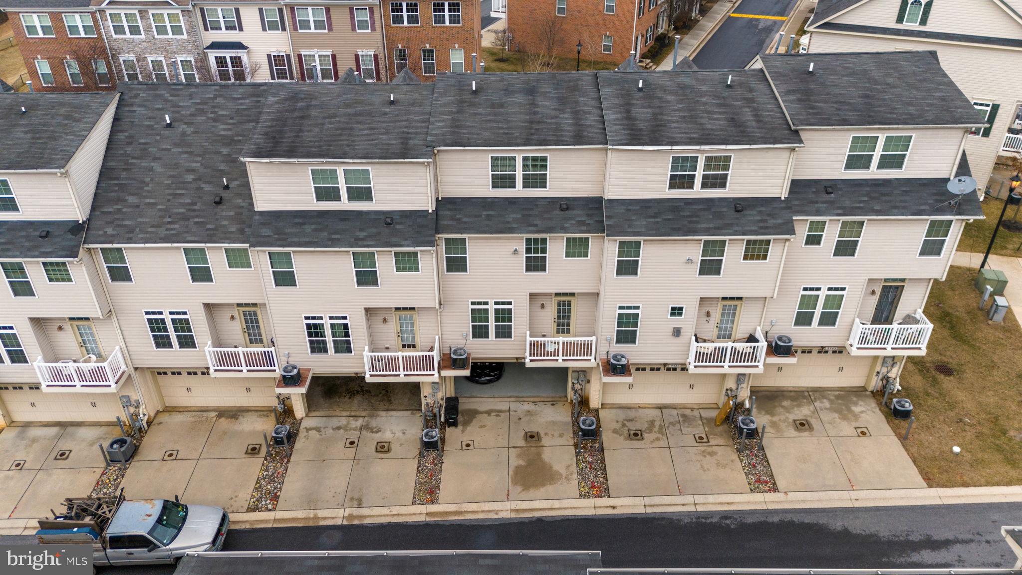 RED RUN VILLA - Residential