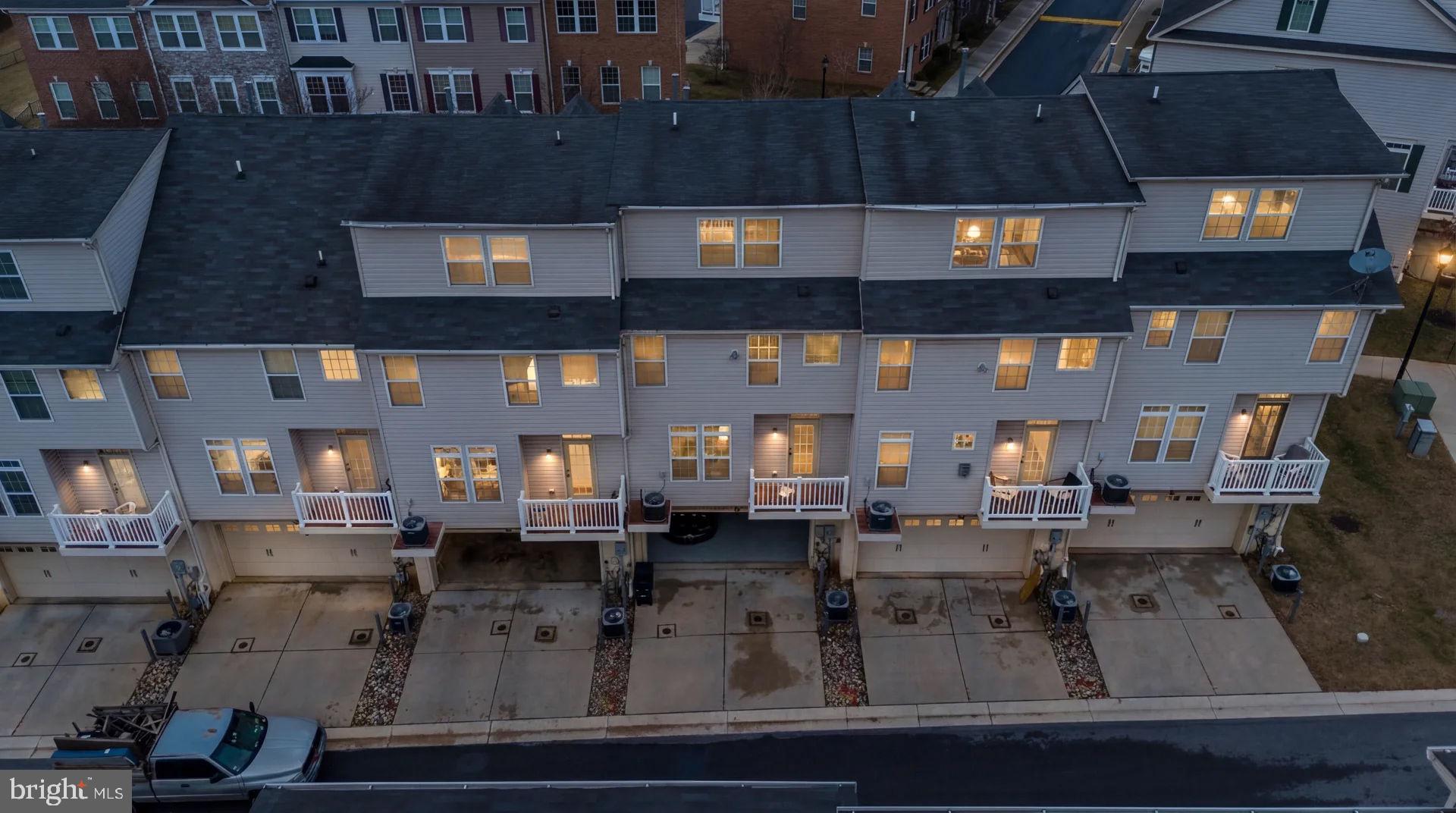 RED RUN VILLA - Residential