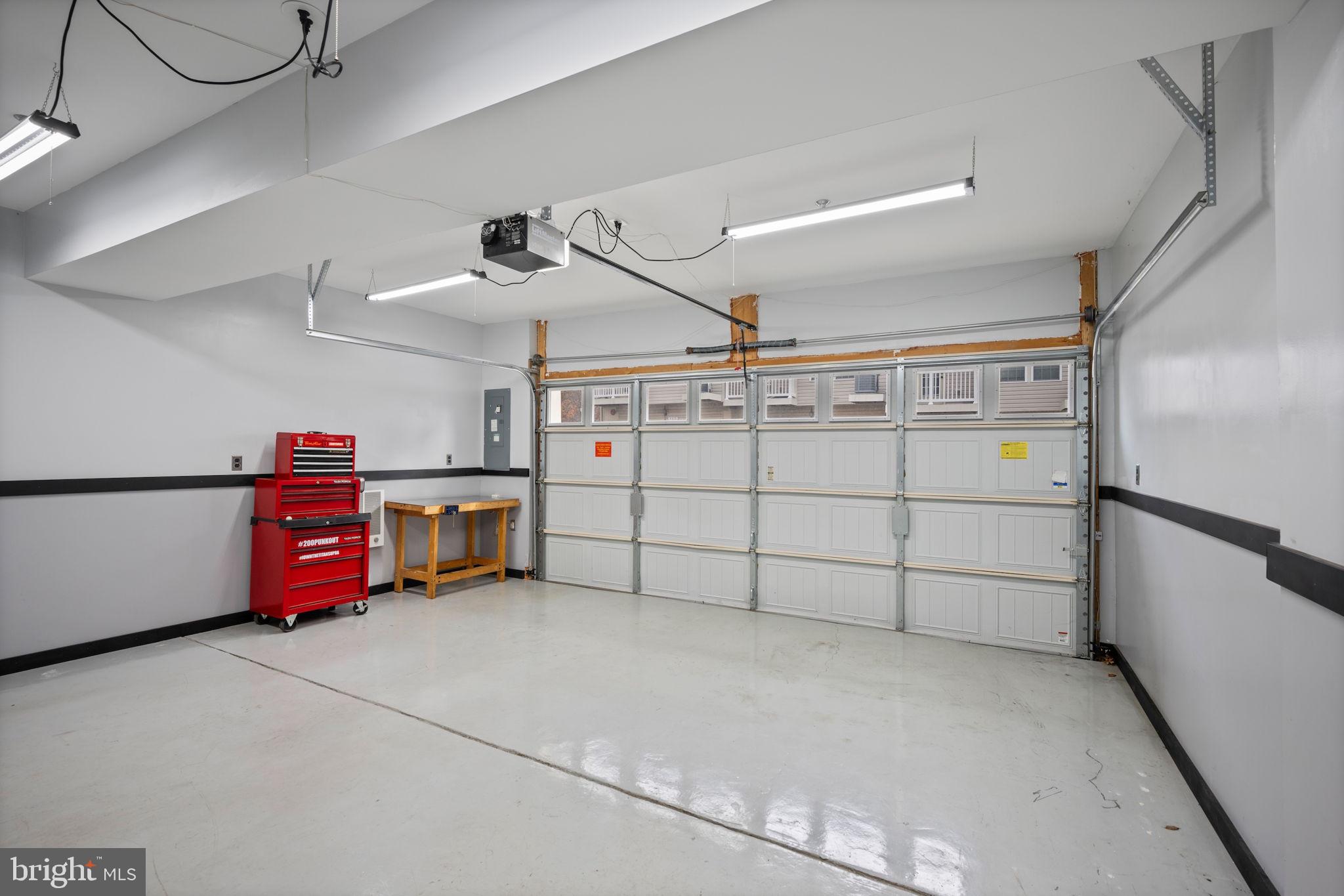 RED RUN VILLA - Residential