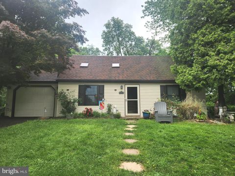 1970 BARTON DRIVE LANCASTER PA 17603