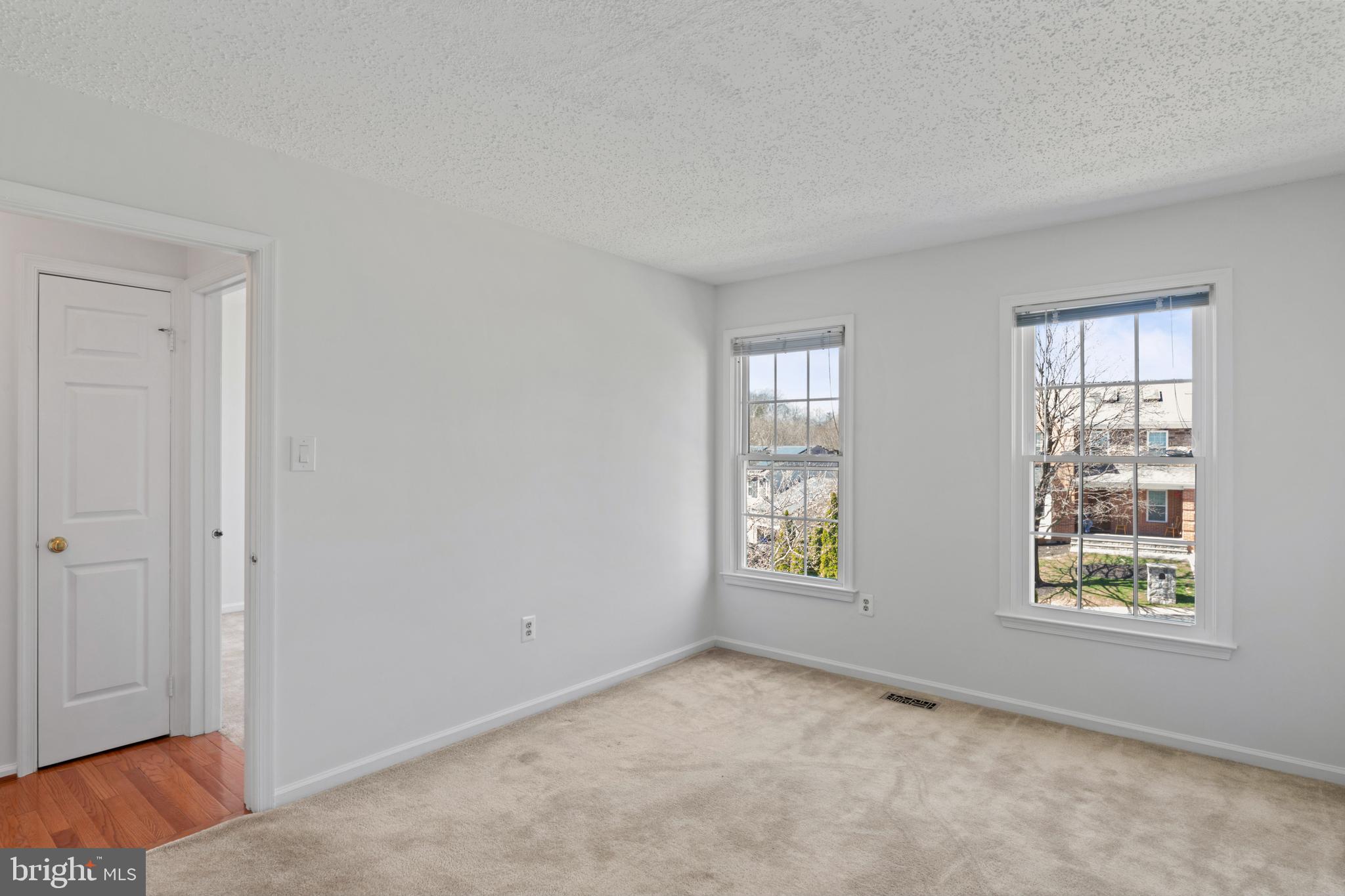 MIDDLEBRIDGE - Residential