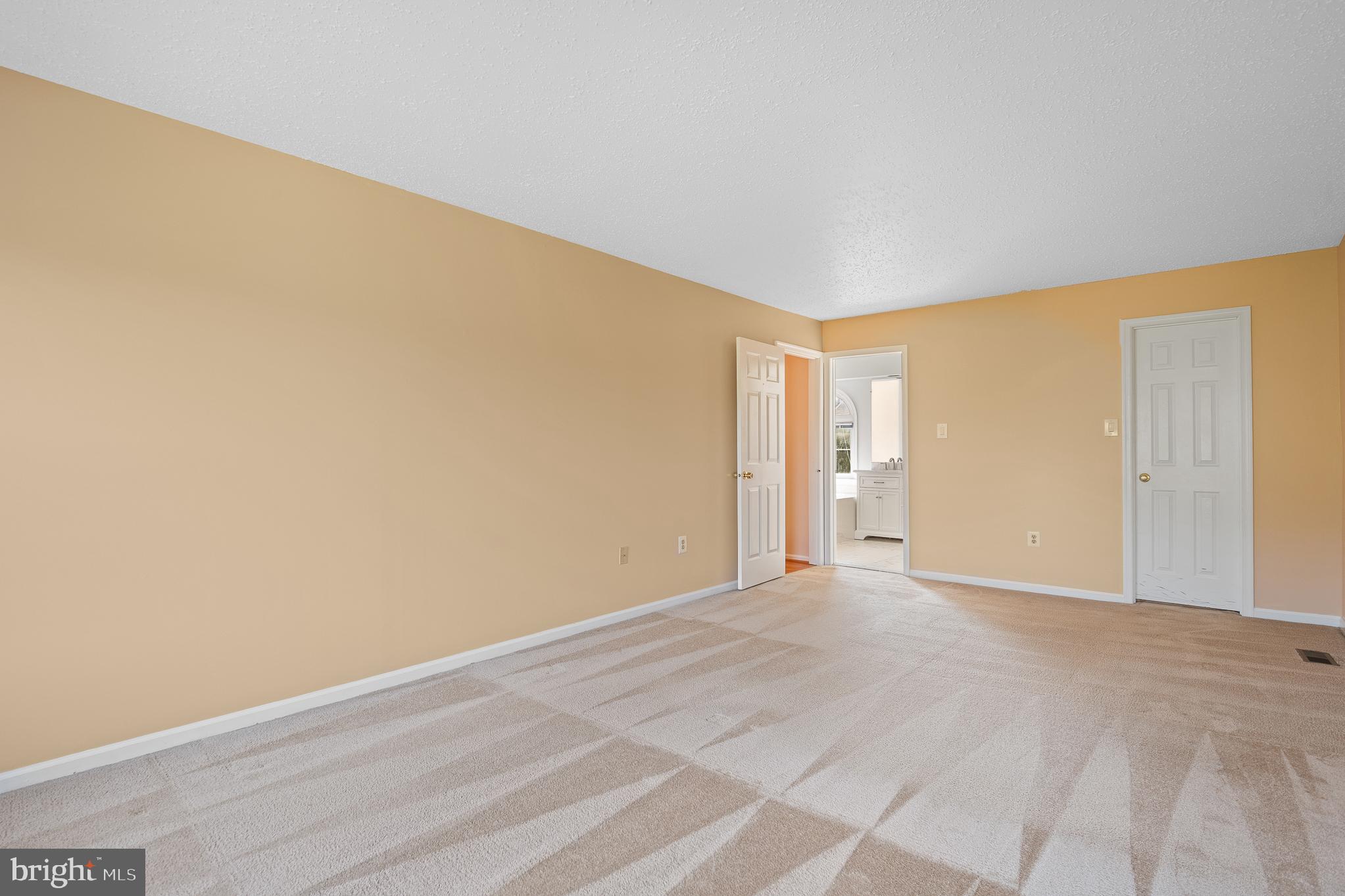 MIDDLEBRIDGE - Residential