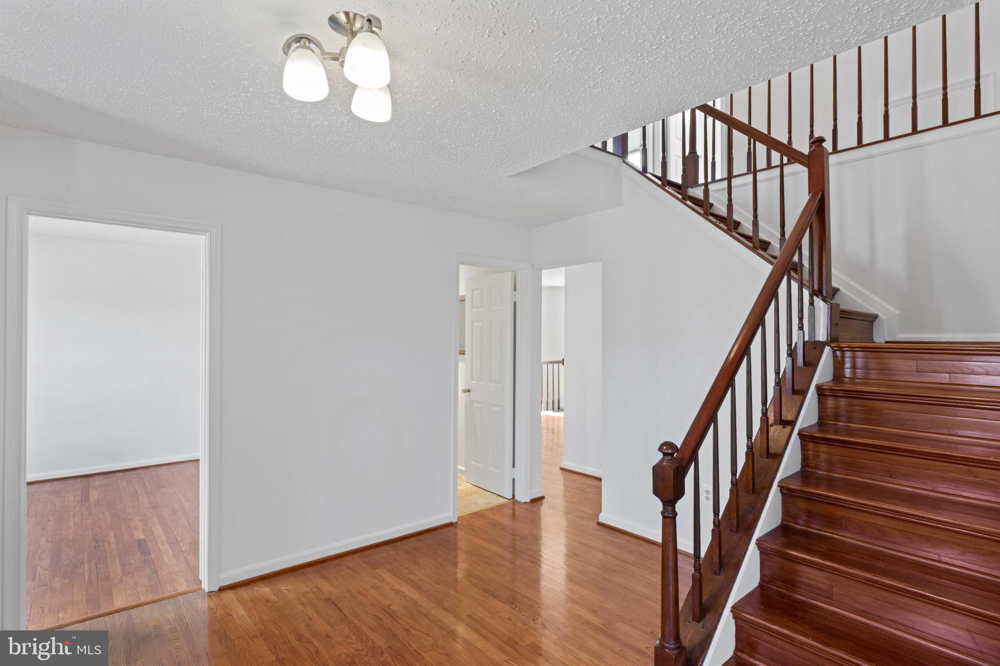 MIDDLEBRIDGE - Residential