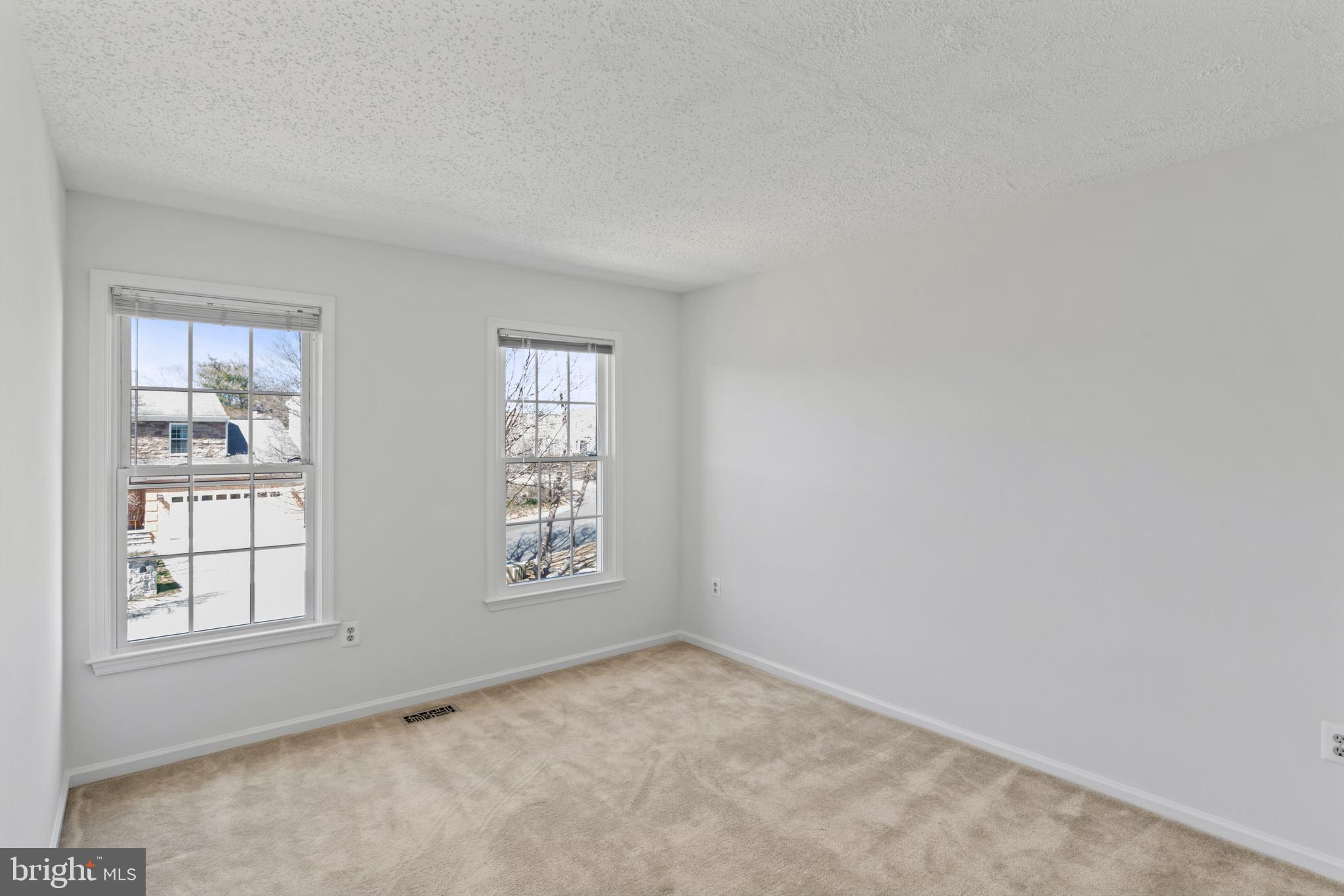 MIDDLEBRIDGE - Residential