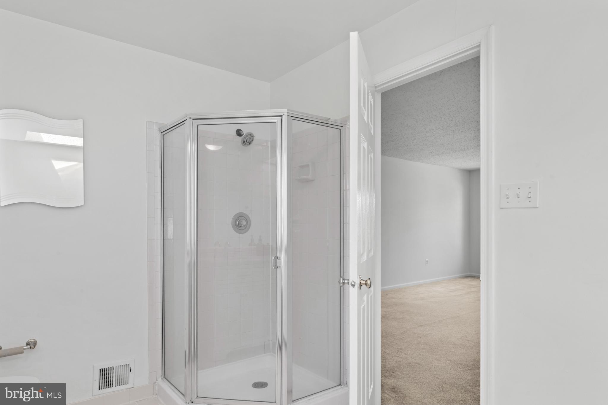 MIDDLEBRIDGE - Residential