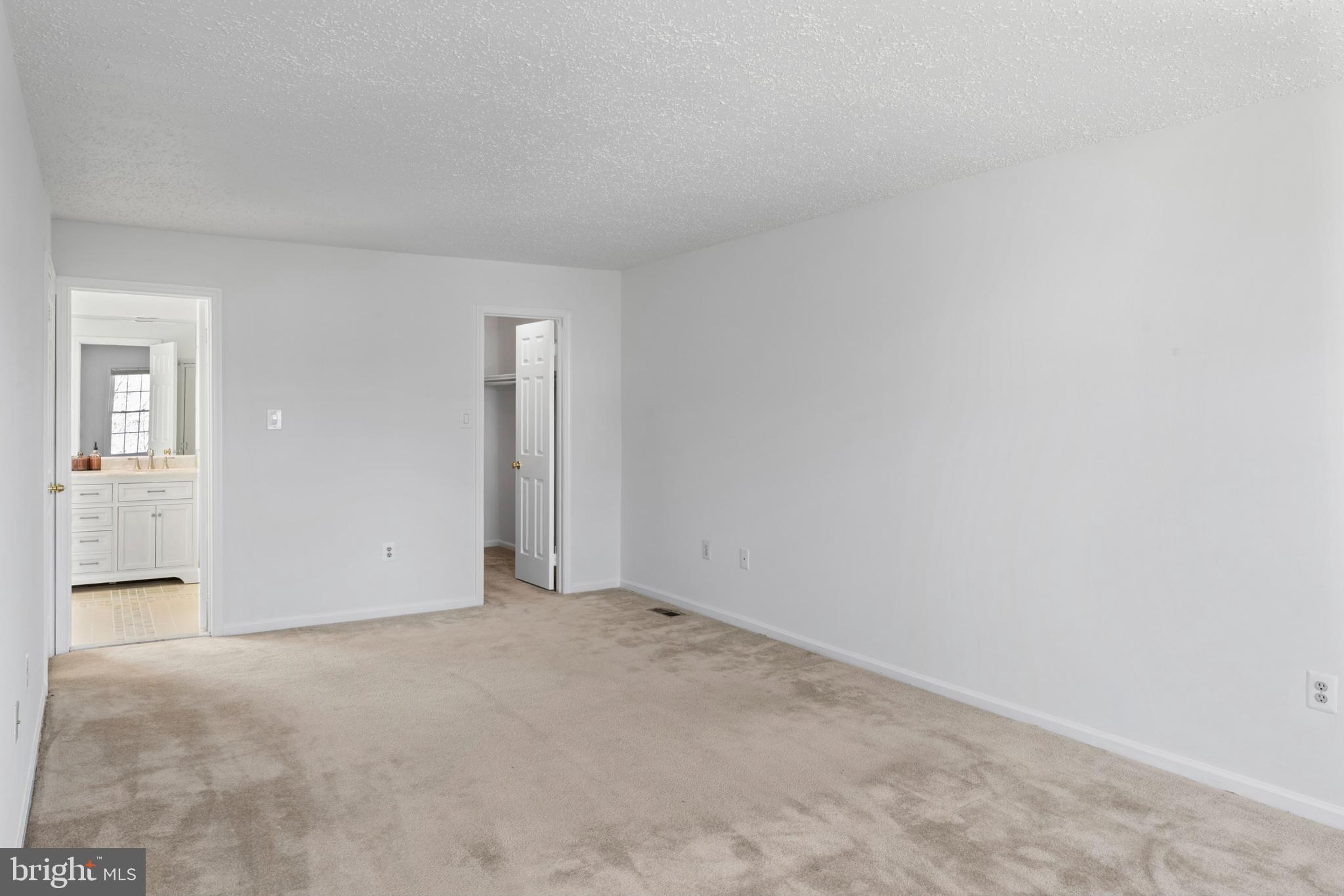 MIDDLEBRIDGE - Residential