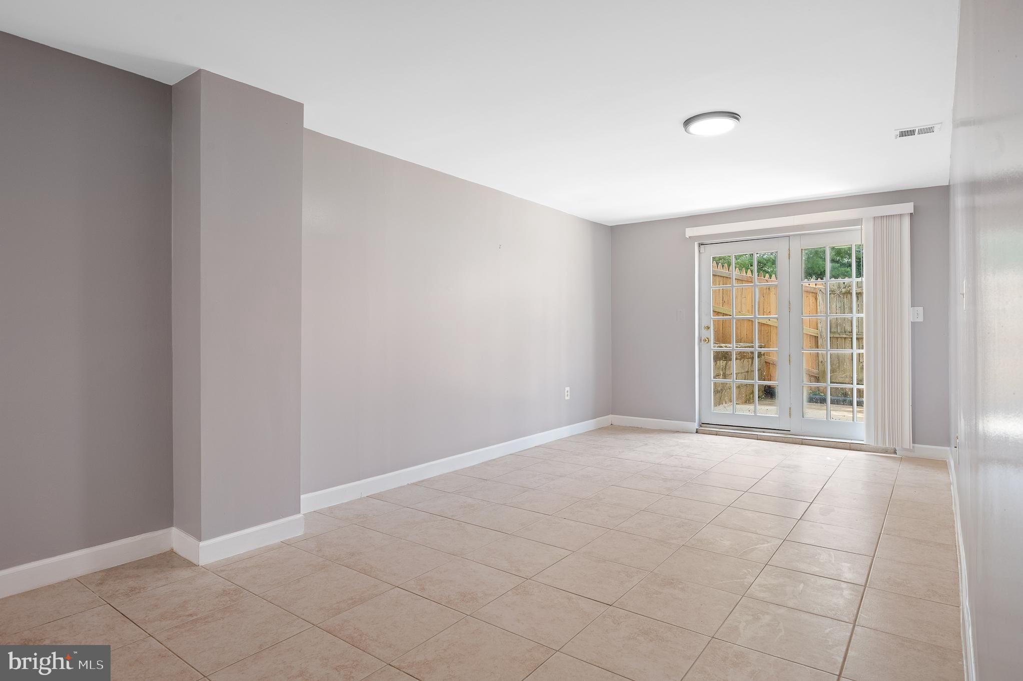 MIDDLEBRIDGE - Residential