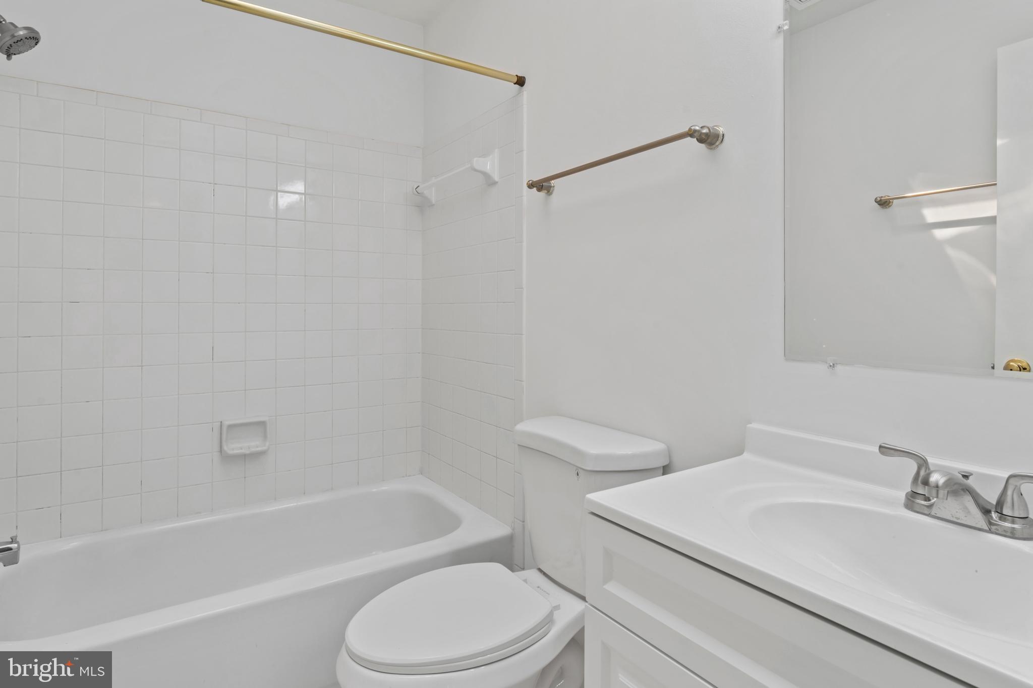 MIDDLEBRIDGE - Residential