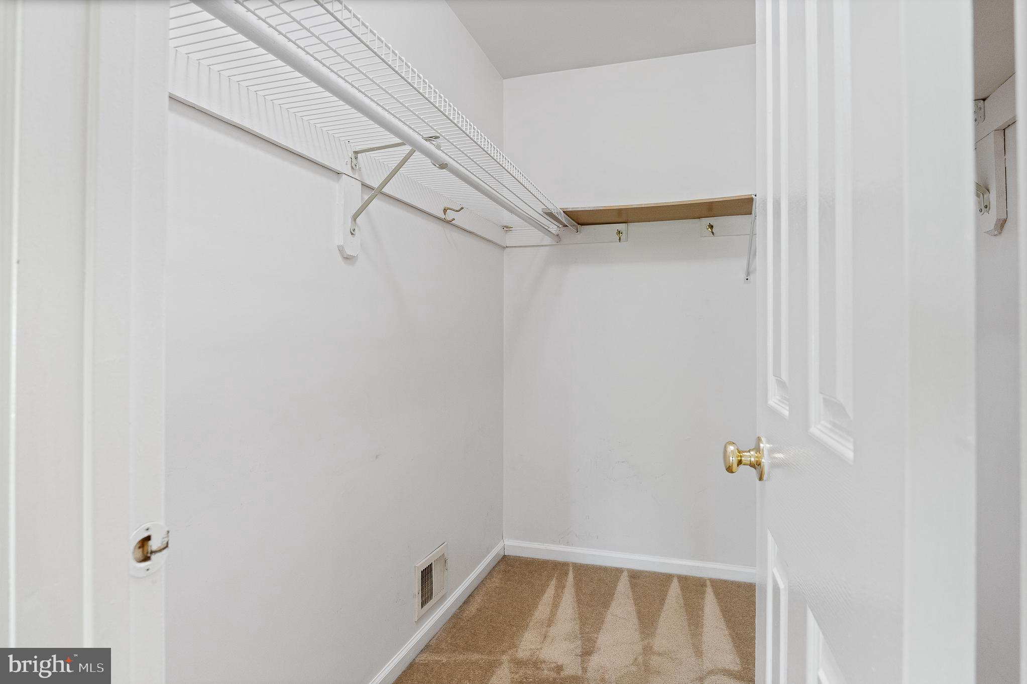 MIDDLEBRIDGE - Residential