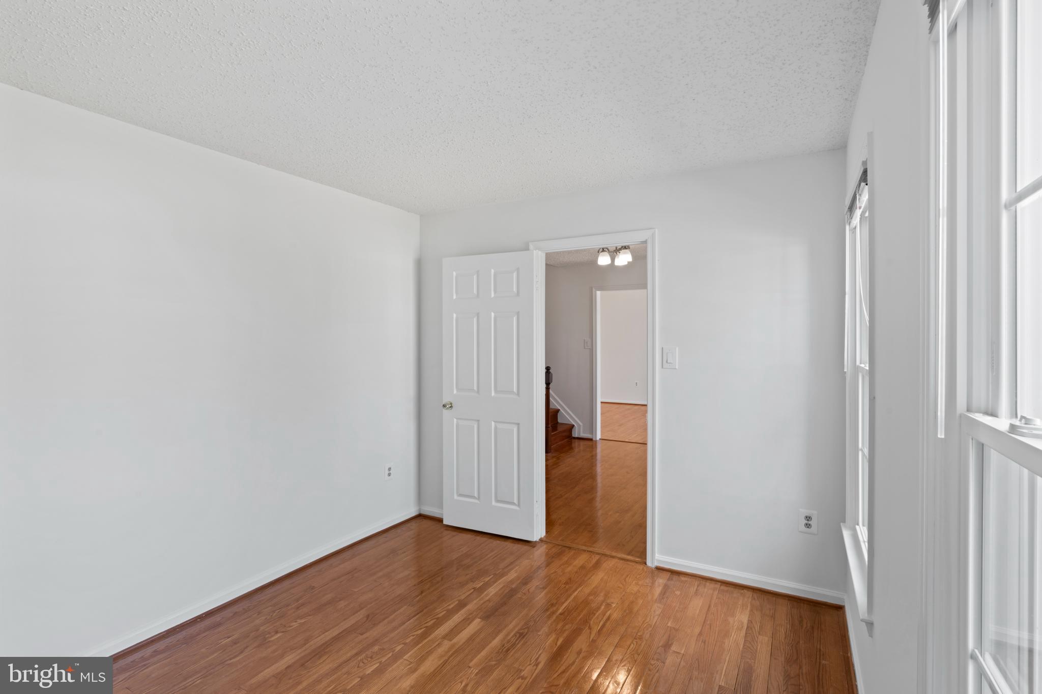 MIDDLEBRIDGE - Residential