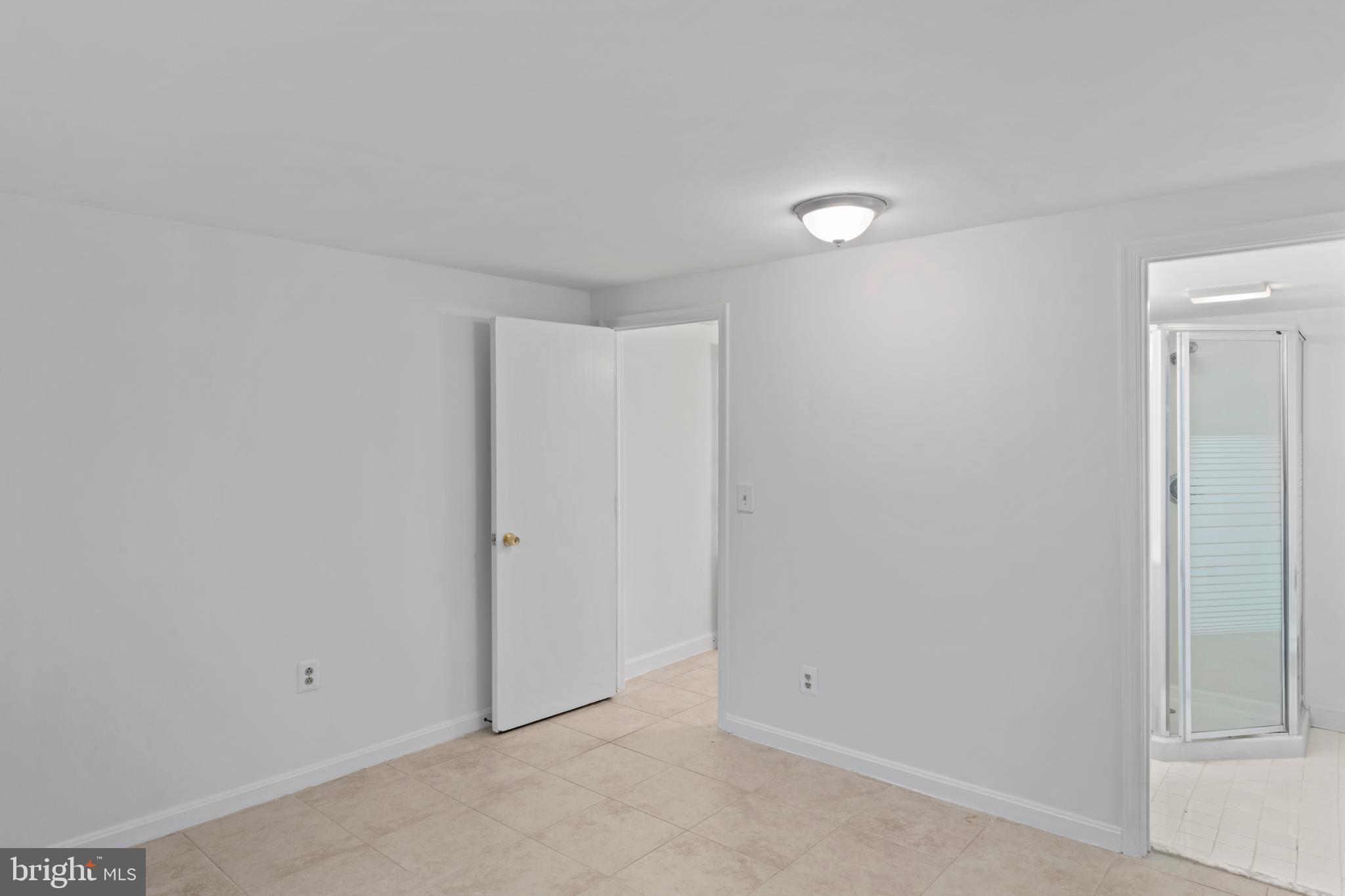 MIDDLEBRIDGE - Residential