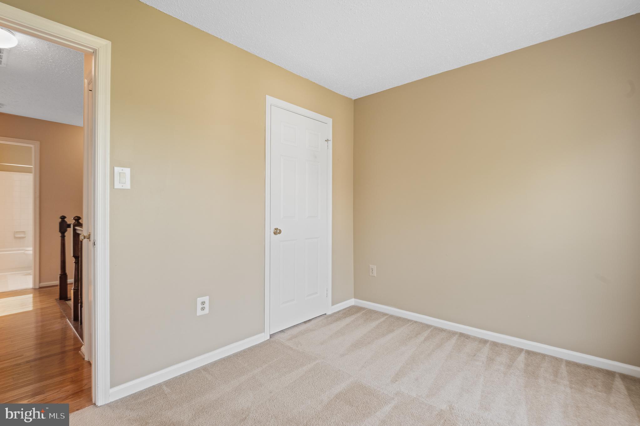 MIDDLEBRIDGE - Residential