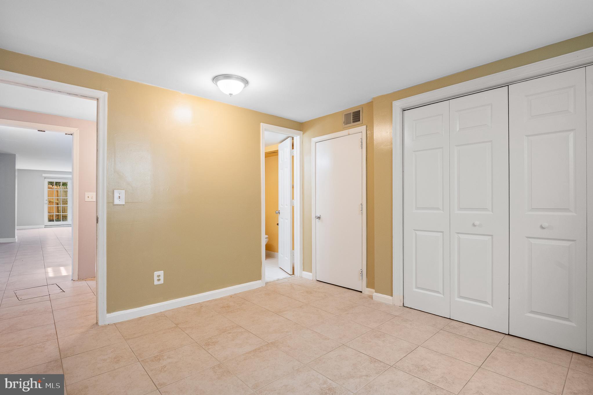 MIDDLEBRIDGE - Residential