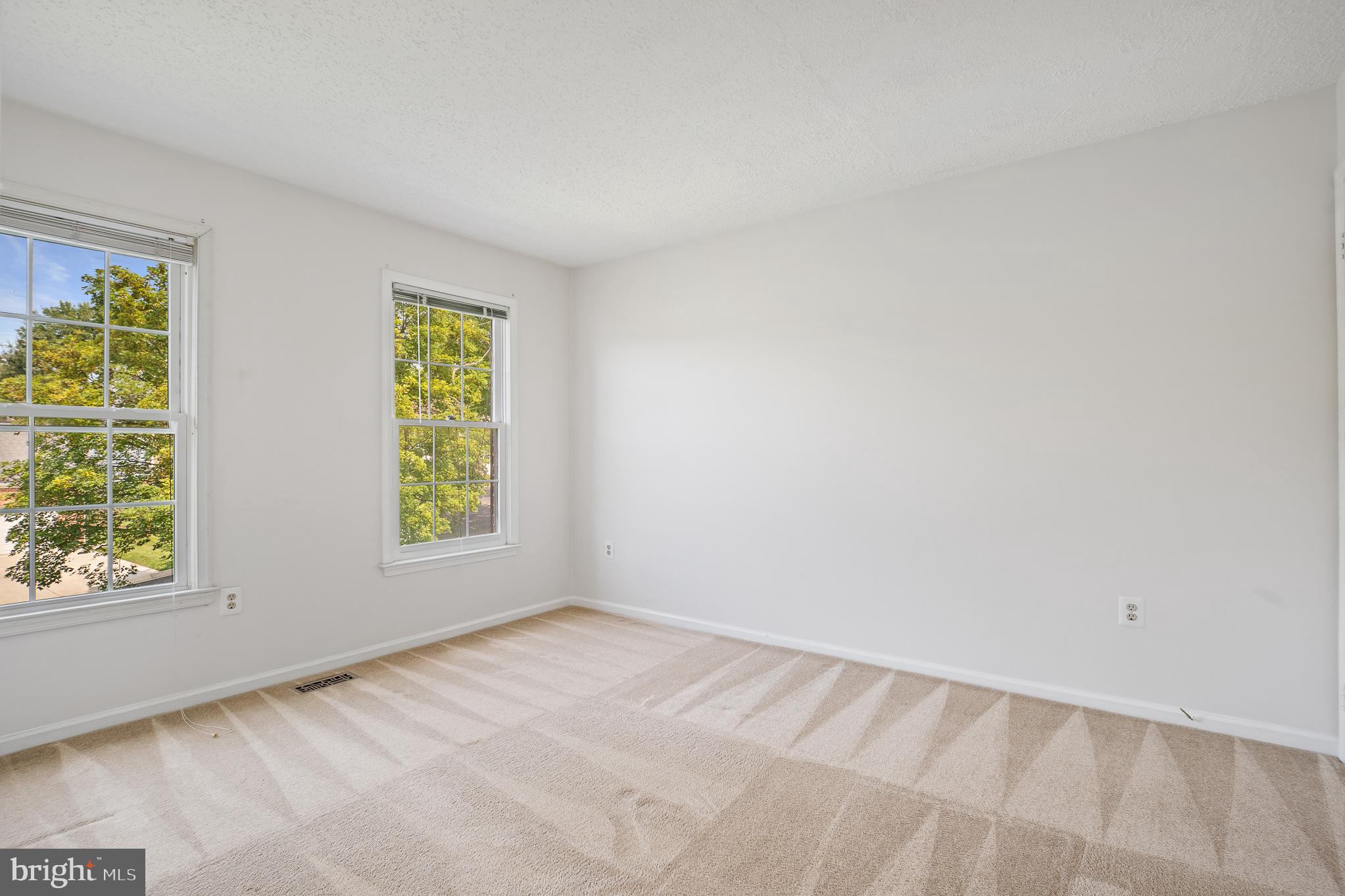 MIDDLEBRIDGE - Residential