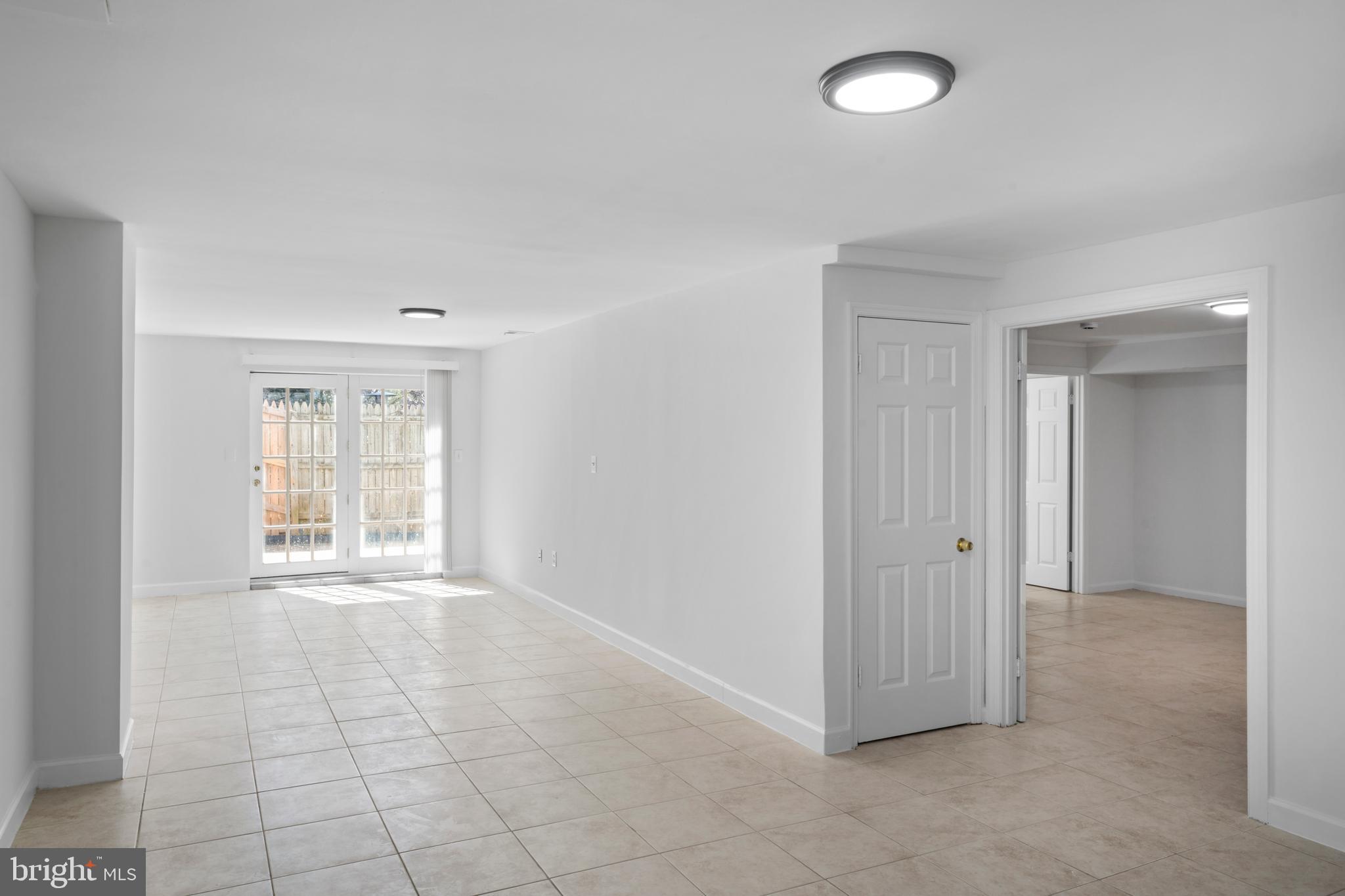 MIDDLEBRIDGE - Residential