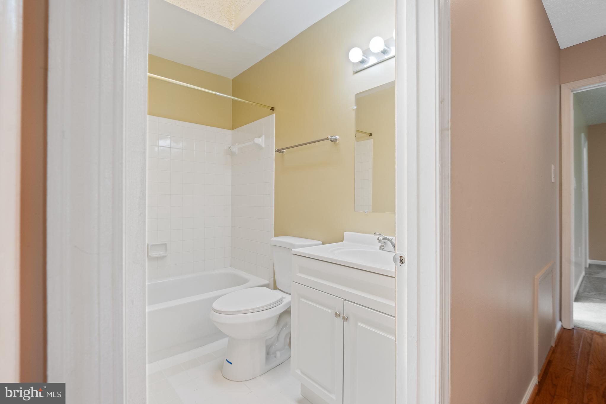 MIDDLEBRIDGE - Residential