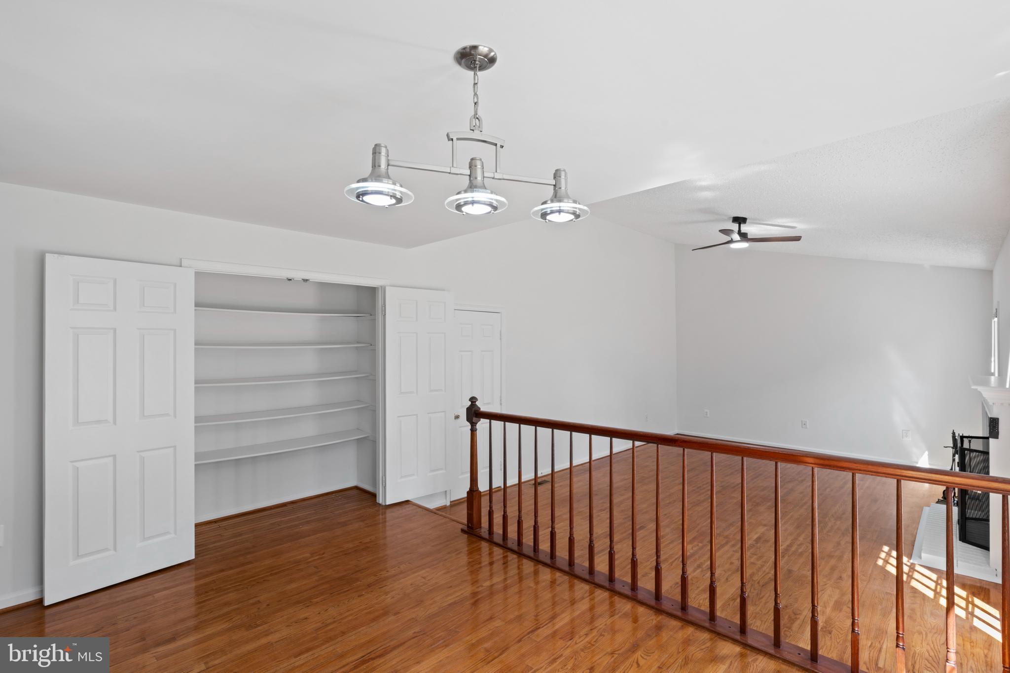 MIDDLEBRIDGE - Residential